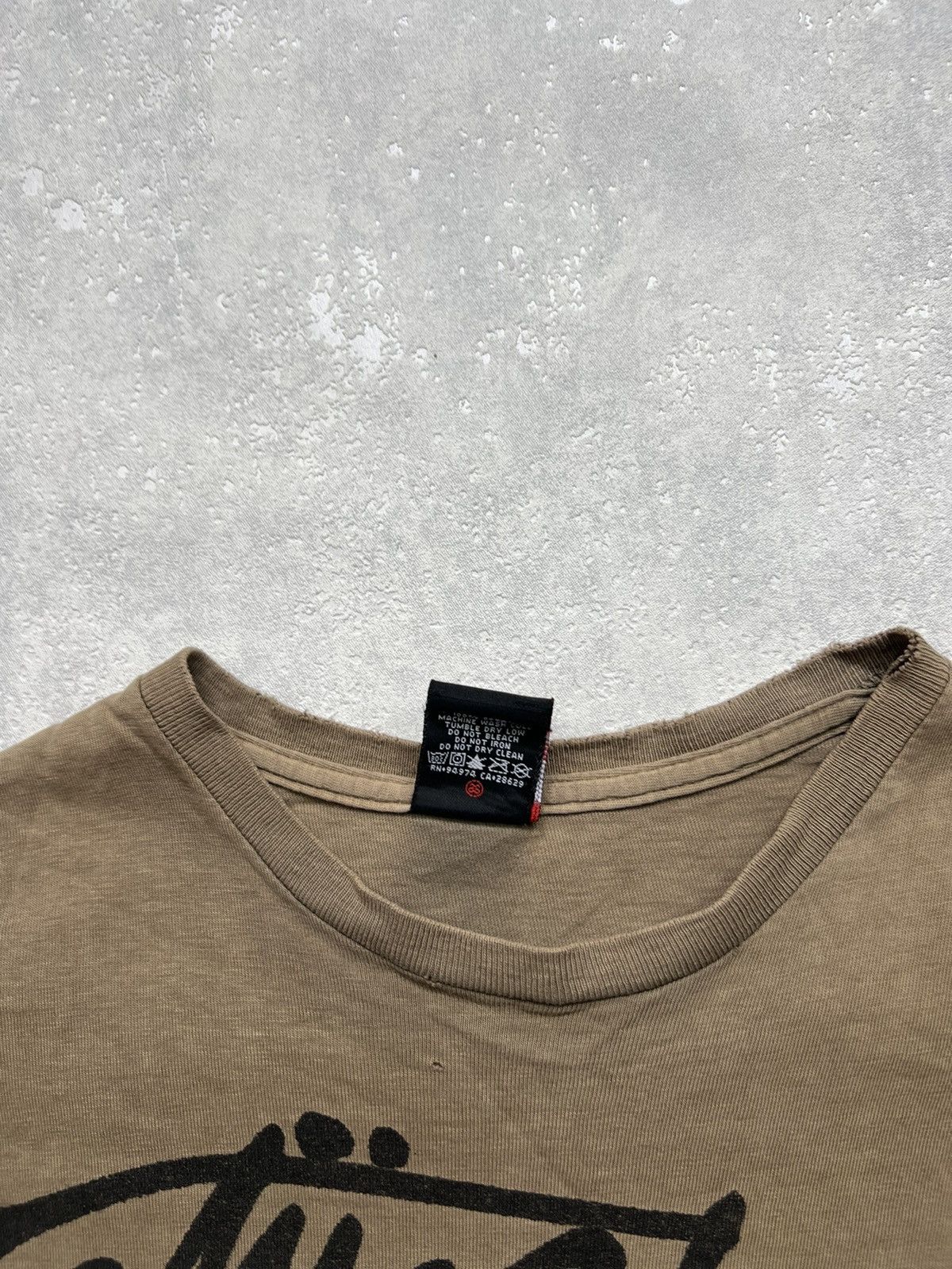 Stussy 00’s STUSSY GRAFFITI COP GUY DISTRESSED Y2K VINTAGE TEE Size US M / EU 48-50 / 2 - 7 Thumbnail