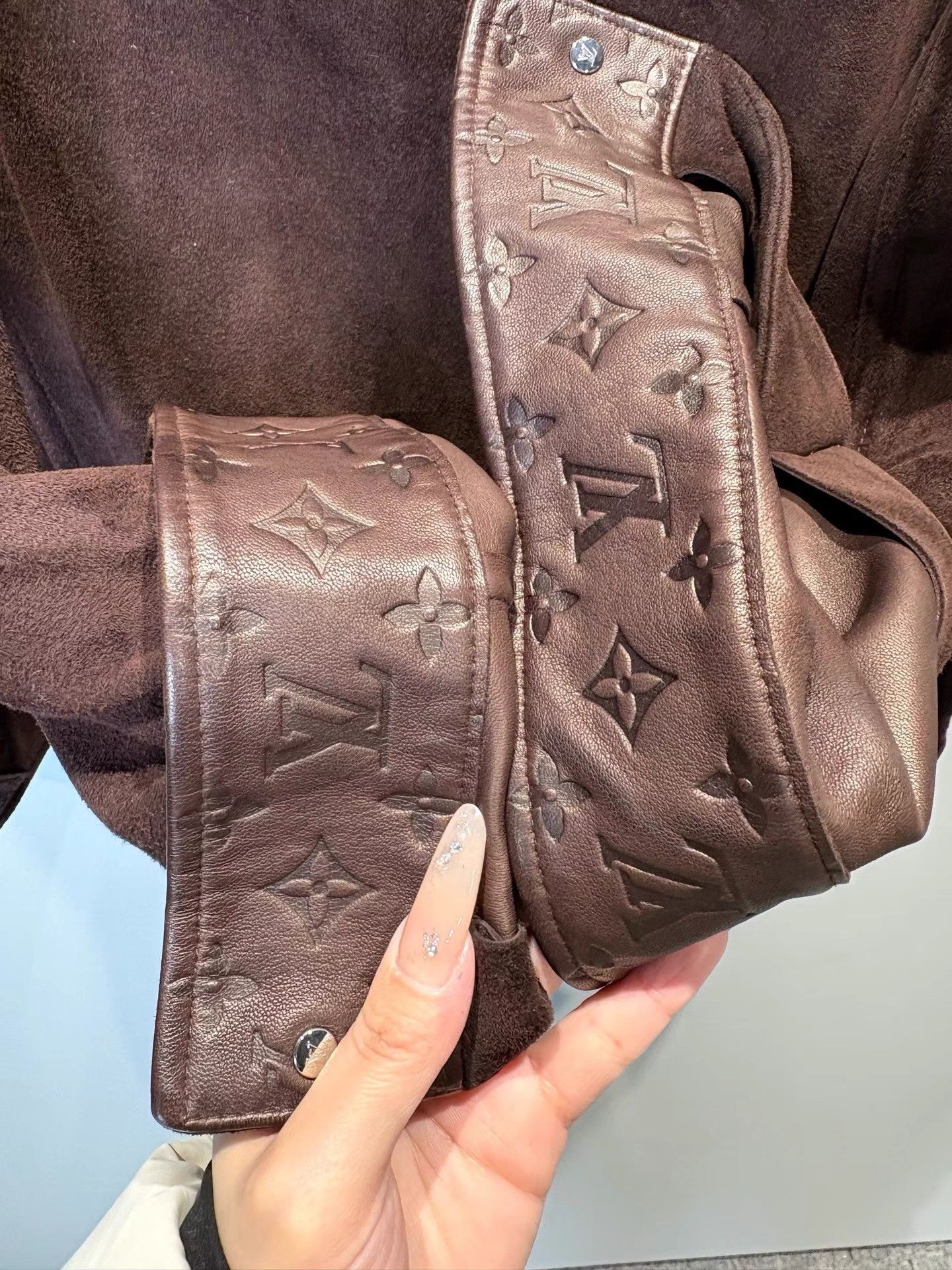 Louis Vuitton Louis Vuitton Embossed Button-Up Long Sleeve Coat K36 Size US L / EU 52-54 / 3 - 6 Thumbnail