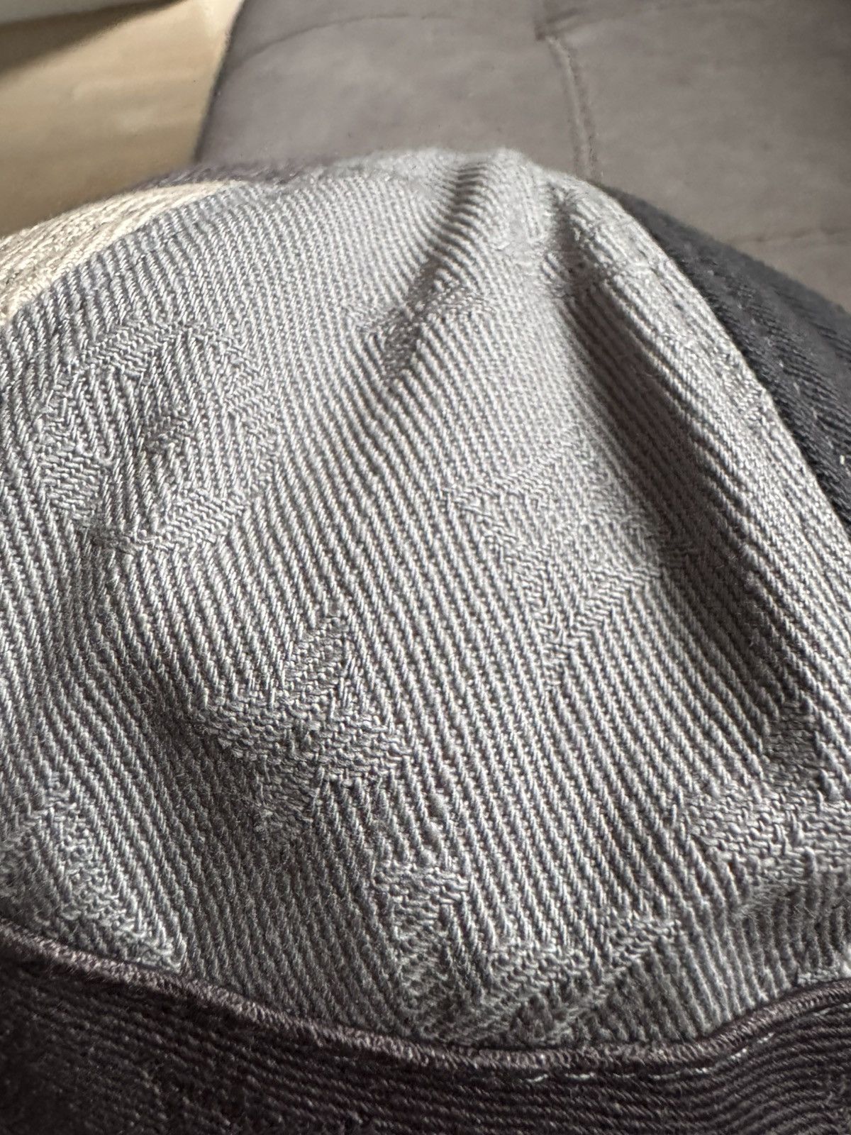 Louis Vuitton LOUIS VUITTON bucket hat study all photos and description Size ONE SIZE - 5 Thumbnail
