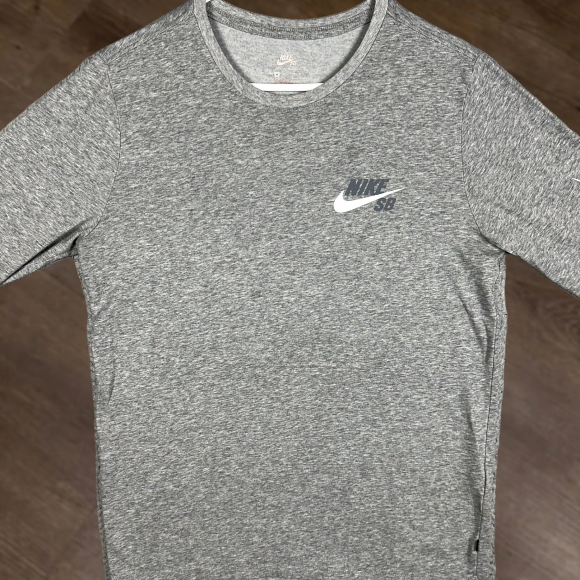 Nike Nike SB Sweatshirt Mens Medium Grey Graphic Swoosh Crewneck Pullover Long Sleeve Size US M / EU 48-50 / 2 - 1 Thumbnail