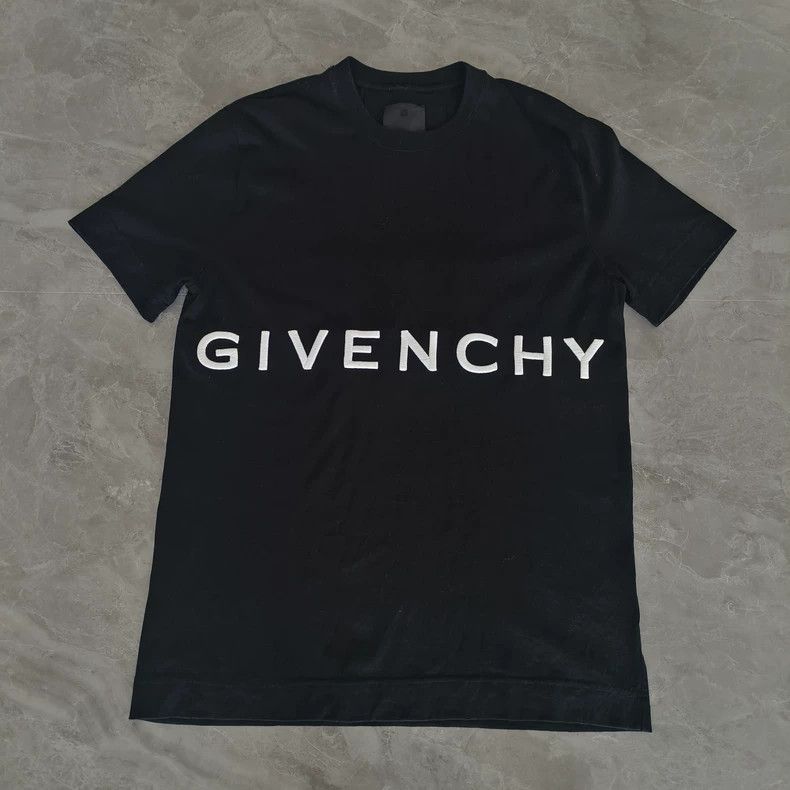 Givenchy Givenchy Letter embroidery short-sleeve, size L, chest 10 Size US M / EU 48-50 / 2 - 1 Thumbnail