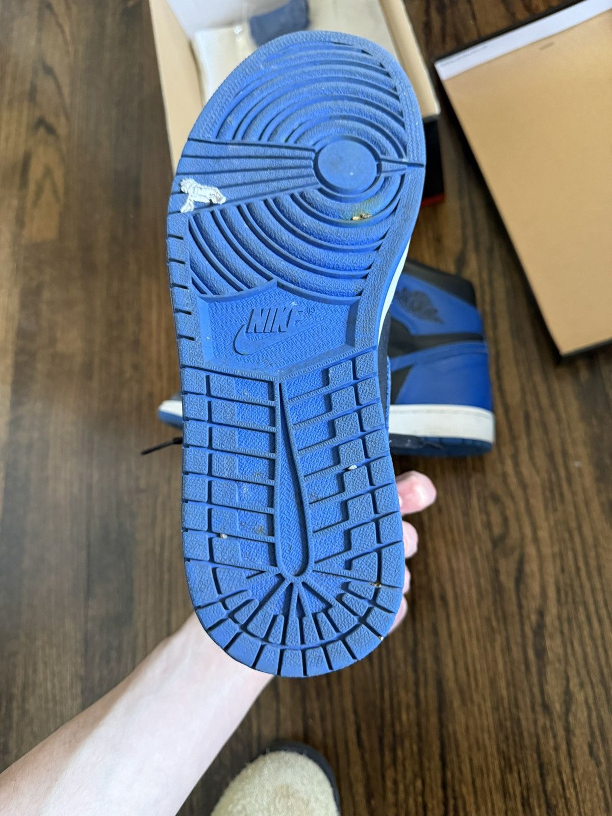 Jordan Brand Jordan 1 royal 2017 Size US 11 / EU 44 - 12 Thumbnail