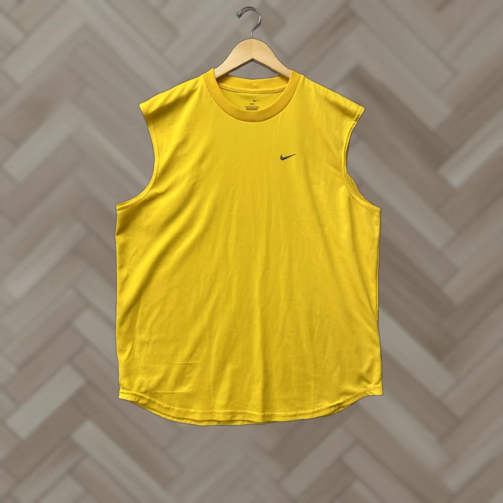 Nike VINTAGE Nike Muscle T-Shirt Large Yellow Sleeveless Dri-Fit Mens Size US M / EU 48-50 / 2 - 1 Thumbnail