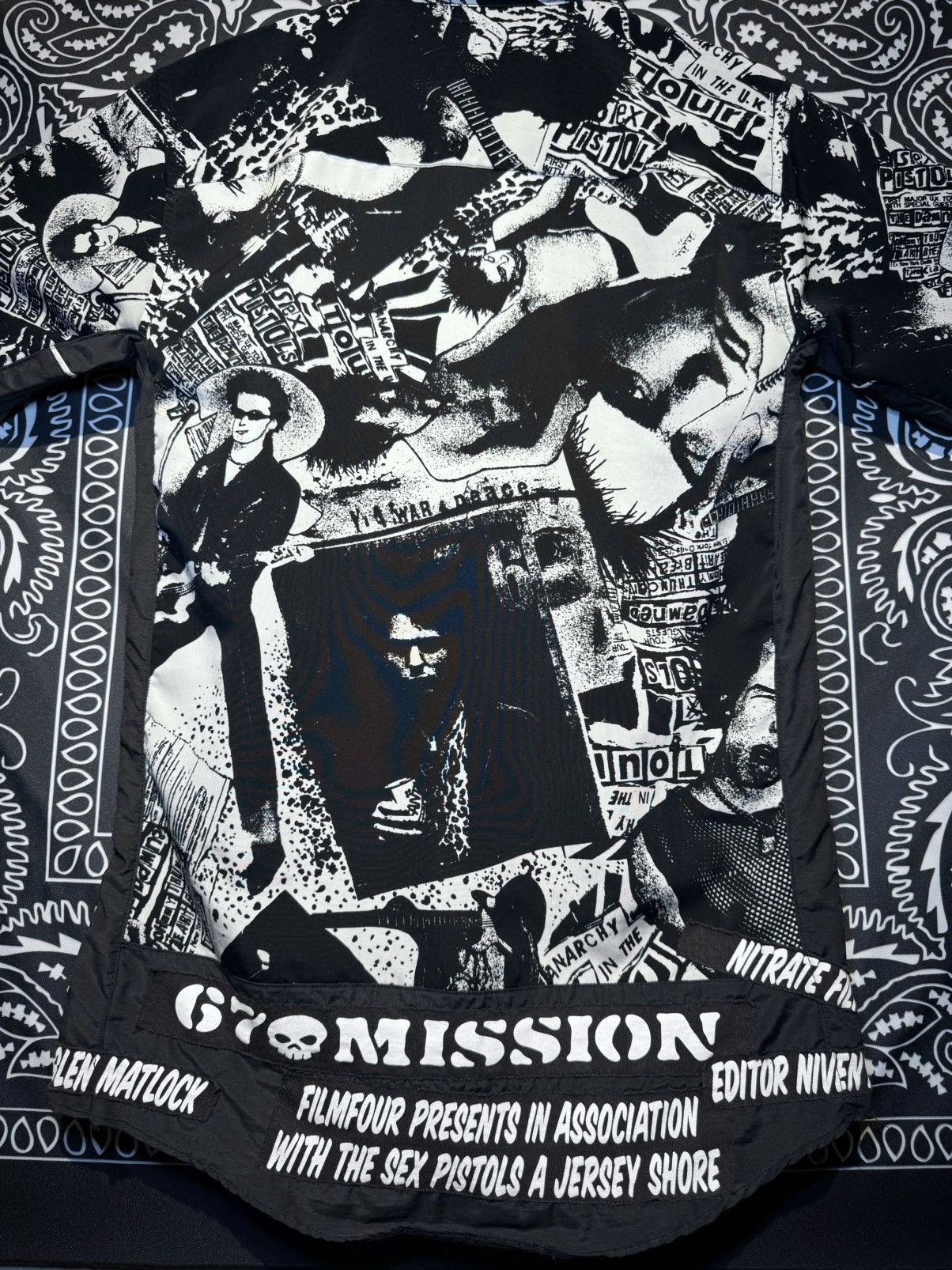 Vintage Rare Vintage 90s Sex Pistols All Over Print Shirt Size US M / EU 48-50 / 2 - 7 Thumbnail