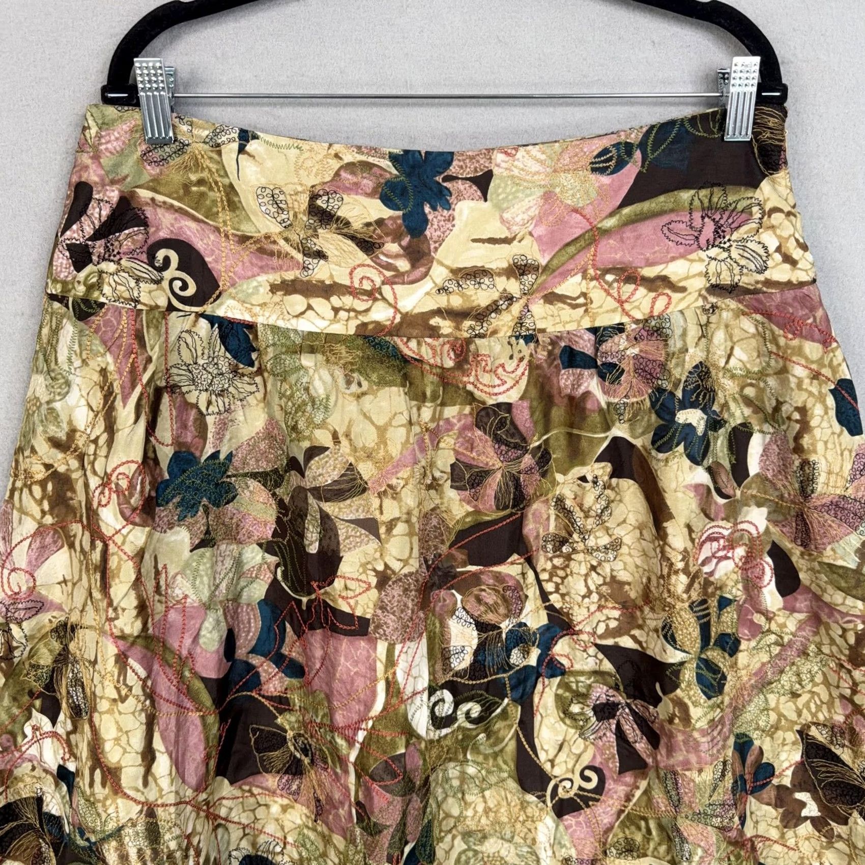 Vintage Chicos Skirt Womens 2.5 L Beige Silk Embroidered Floral Boho Luxury Flowy Size 36" / US 14 / IT 50 - 3 Thumbnail