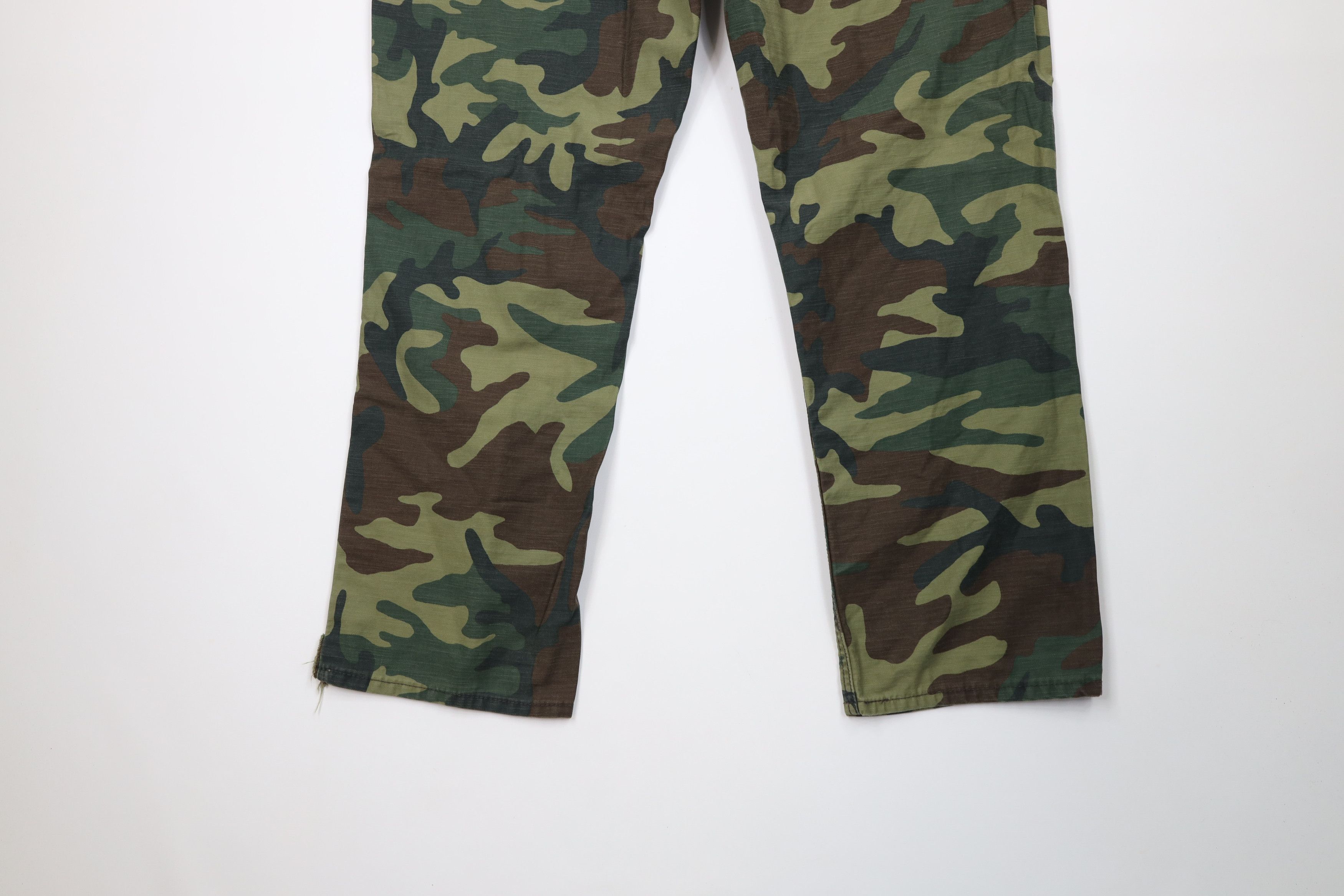 Levi's Vintage Y2K Levis 541 Fit Tapered Leg Camouflage Pants Size US 40 / EU 56 - 13 Thumbnail