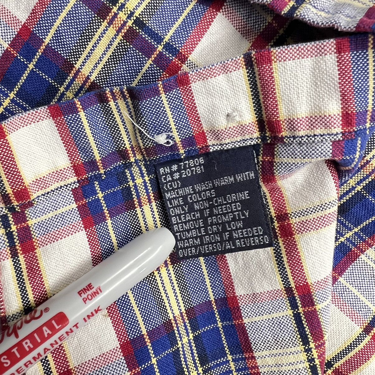 Tommy Hilfiger × Vintage VTG Tommy Hilfiger Shirt Plaid Button Down Long Sleeve Size US L / EU 52-54 / 3 - 18 Thumbnail