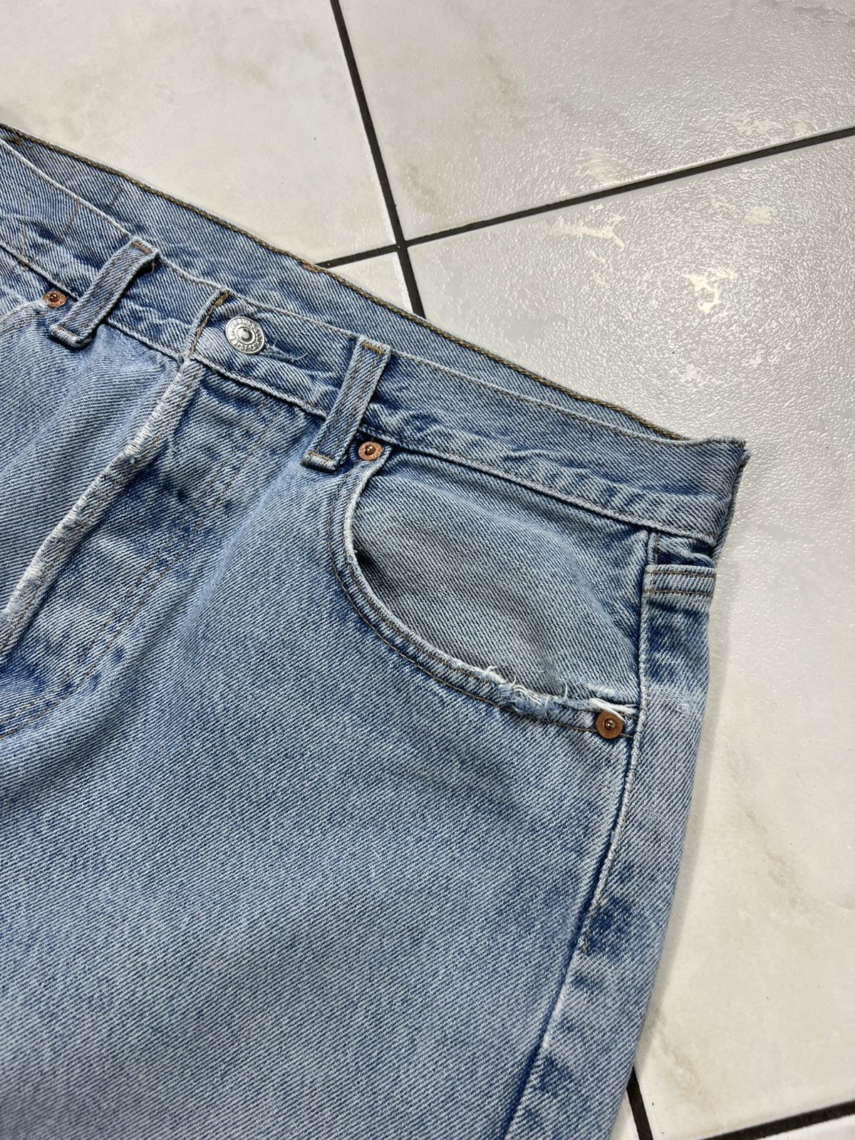 Levi's Vintage 90s Levi’s 518 light blue washed distressed jeans Size US 33 - 11 Thumbnail