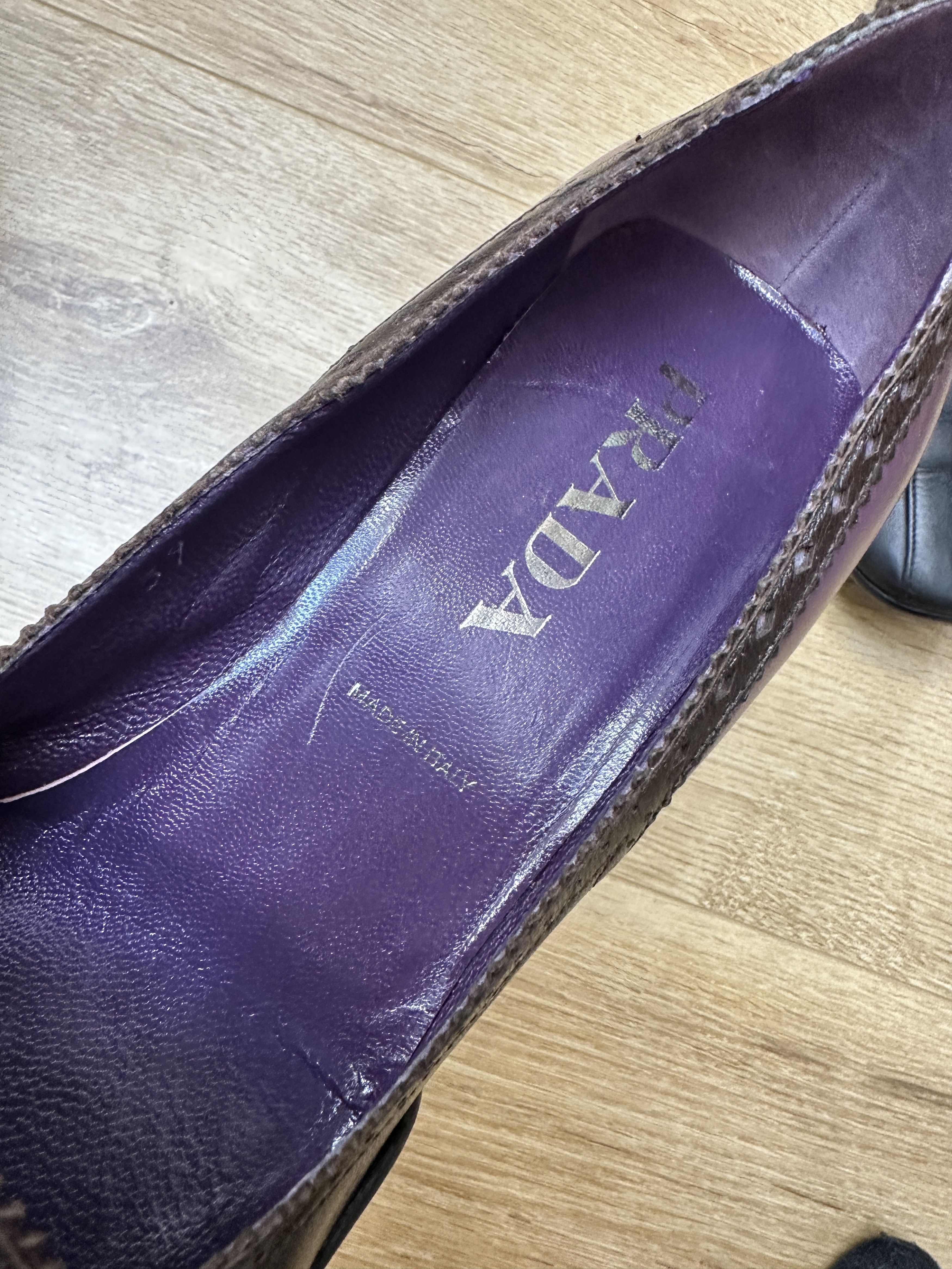 Prada Prada Two Tone Leather Heel Pumps Pointed Toe EU 39 8.5 Size US 8.5 / IT 38.5 - 10 Thumbnail