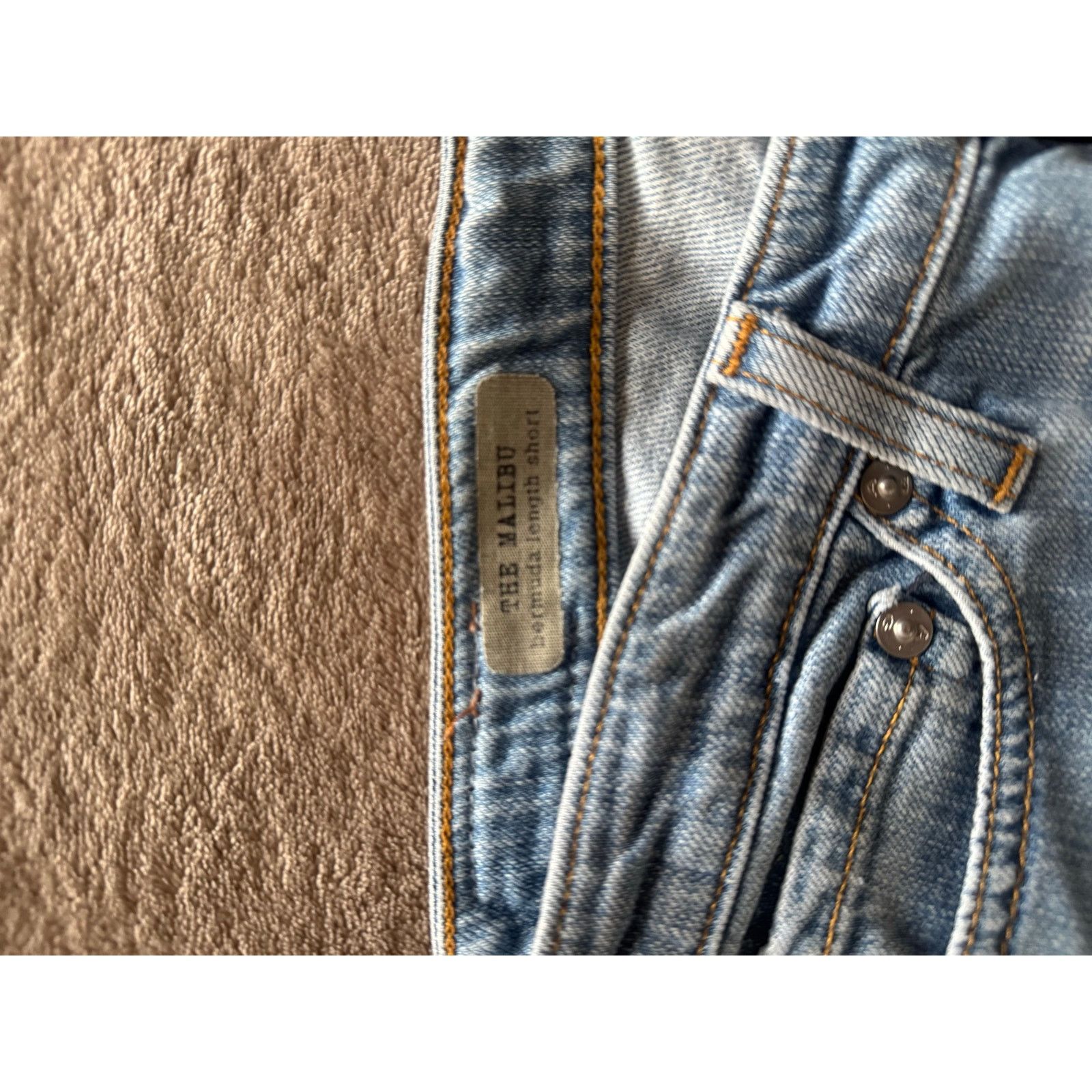 AG Adriano Goldschmied Adriano Goldschmied Light Wash Denim Capri Shorts Low Rise Size 27" / US 4 / IT 40 - 2 Thumbnail