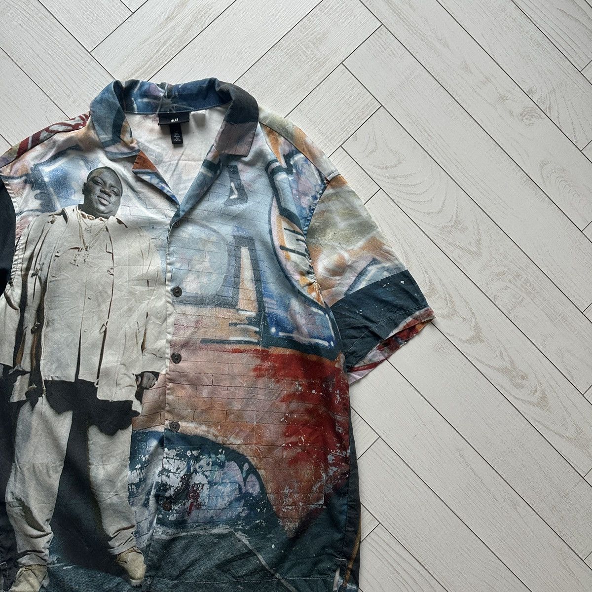 Rap Tees Notorious BIG x H&M AOP shirt relaxed fit rap Tupac og hype Size US S / EU 44-46 / 1 - 3 Thumbnail