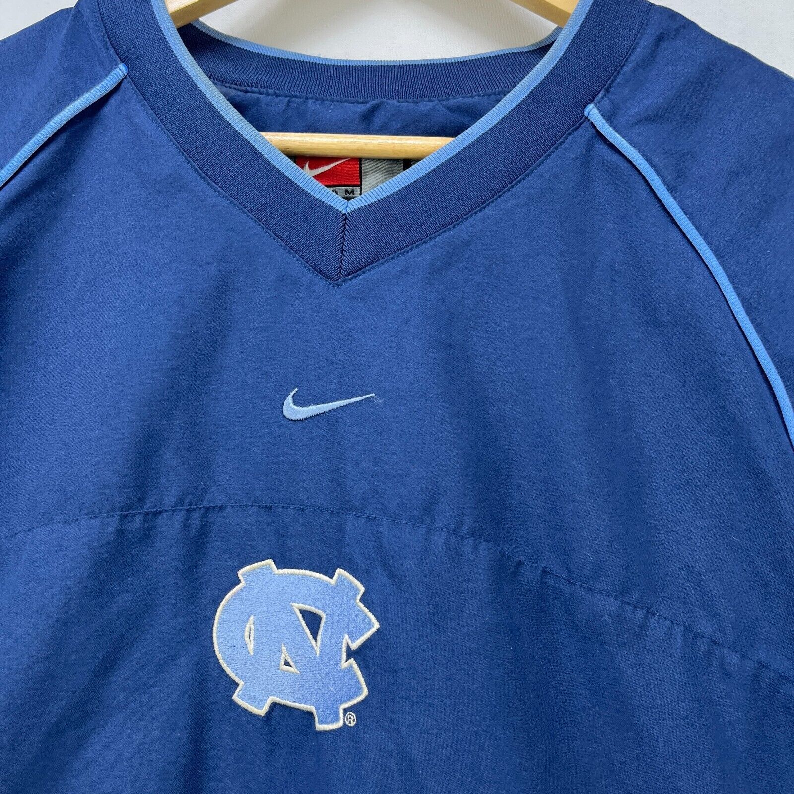Nike × Vintage Vintage 90s Nike Middle Swoosh North Carolina Tar Heels Jac Size US L / EU 52-54 / 3 - 3 Thumbnail