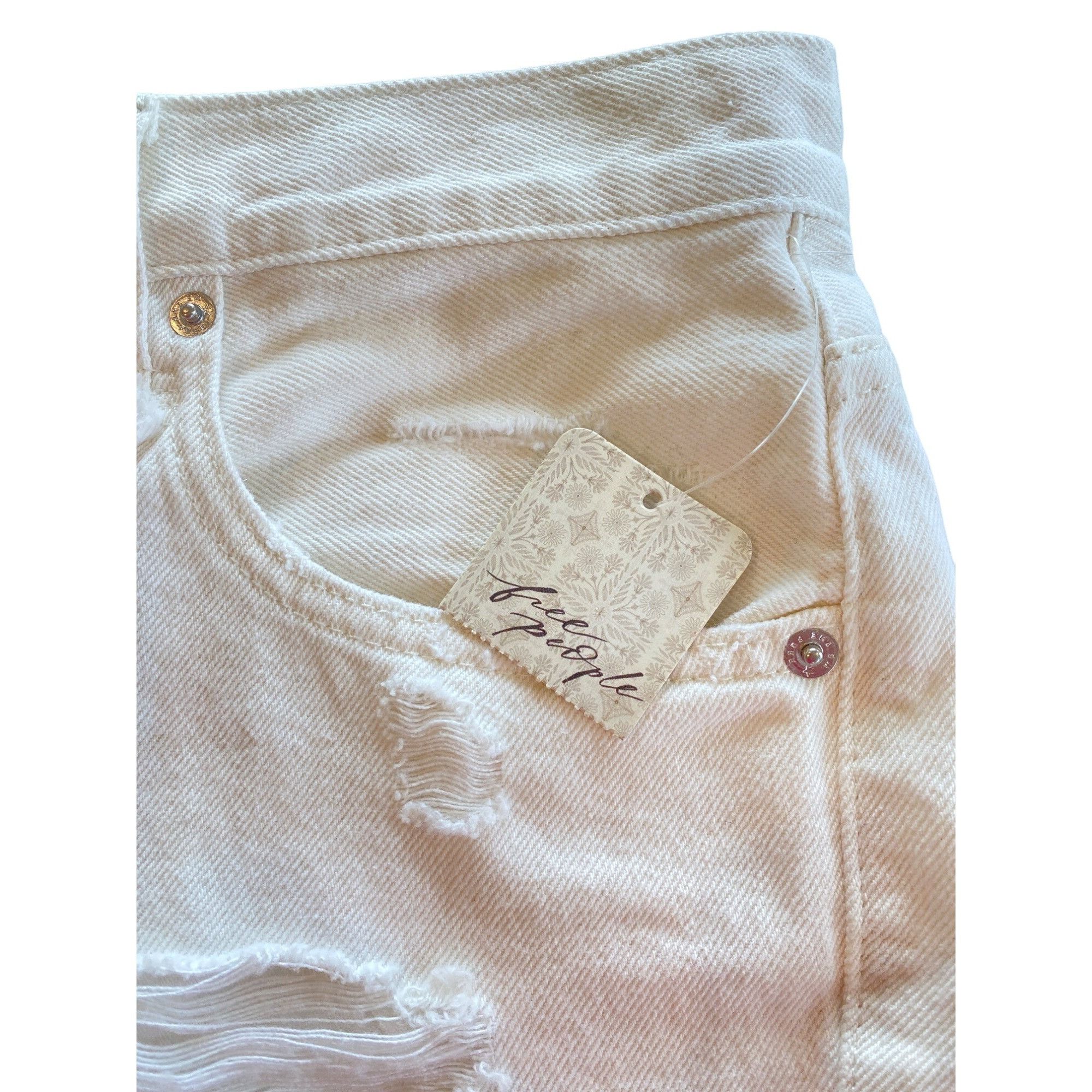 Free People NWT Free People W's 28 Distressed Denim Shorts Bright White Size 28" / US 6 / IT 42 - 6 Thumbnail