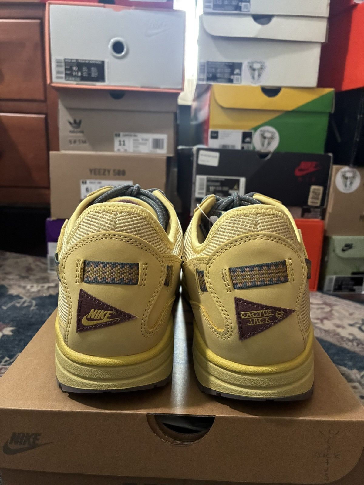 Nike × Travis Scott Nike Air Max 1 Travis Scott Cactus Jack Saturn Gold Size US 11 / EU 44 - 7 Thumbnail
