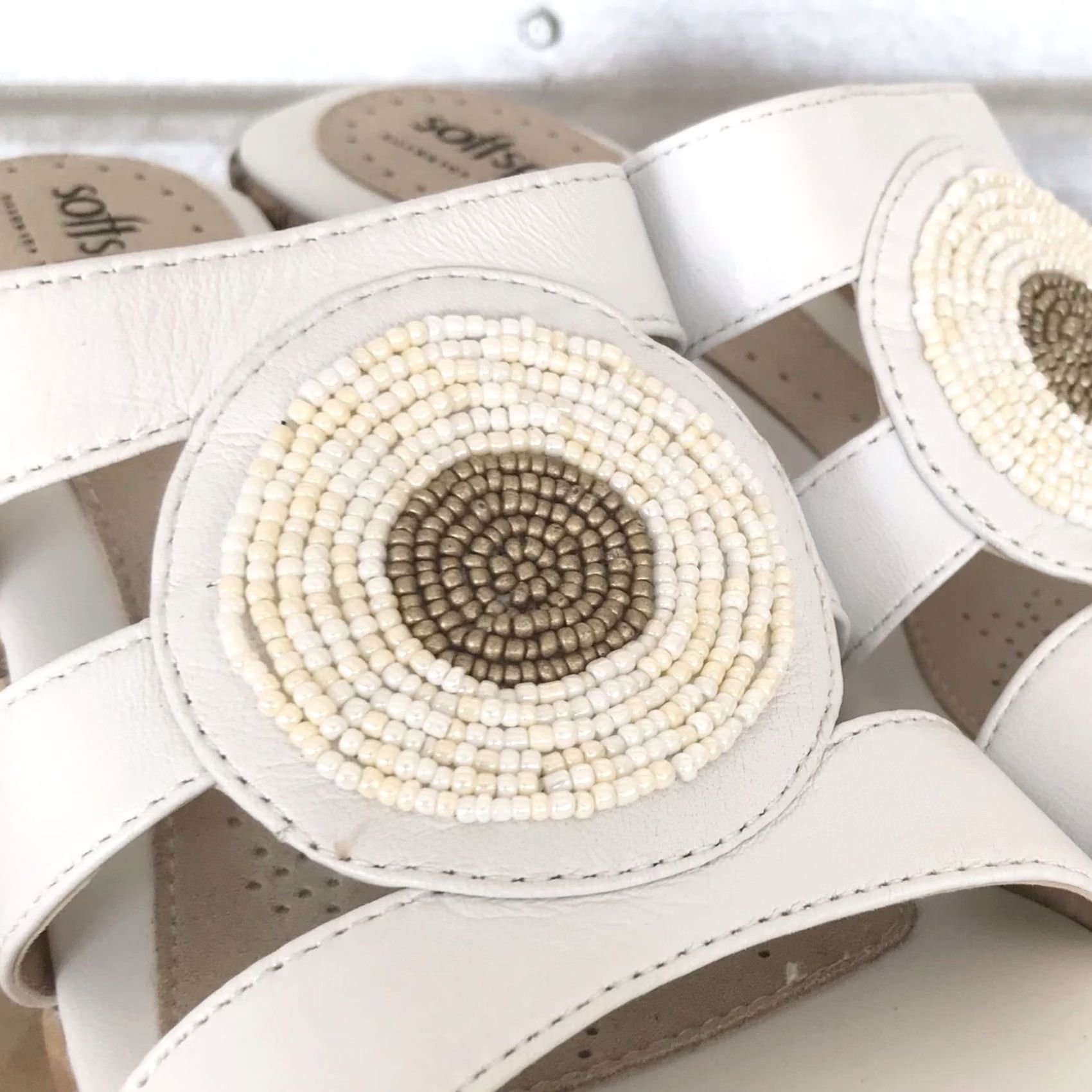 Vintage Softspots Women White Leather Beaded Wedge Platform Slip-On Comfort Sandals 6W Size US 6 / IT 36 - 4 Thumbnail