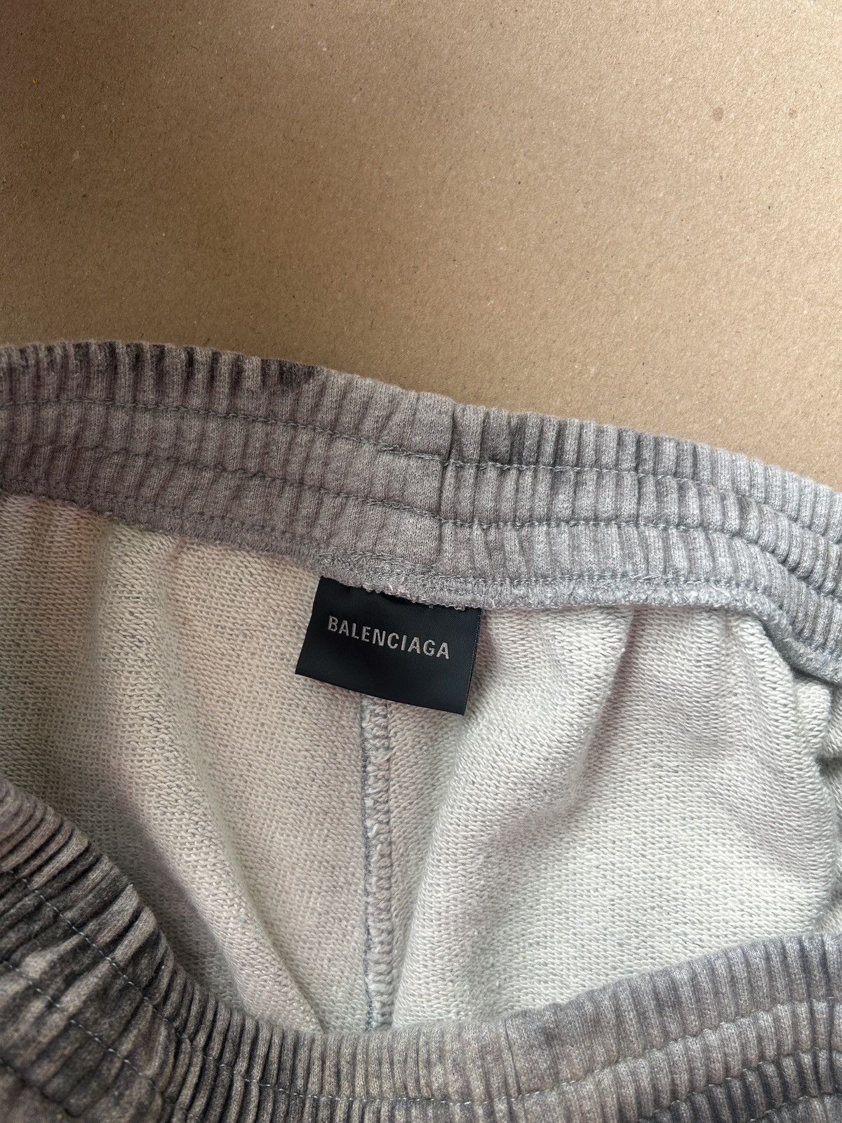 Balenciaga BALENCIAGA SS23 MUD SHOW GRAFFITI SWEATPANTS Size US 30 / EU 46 - 10 Thumbnail