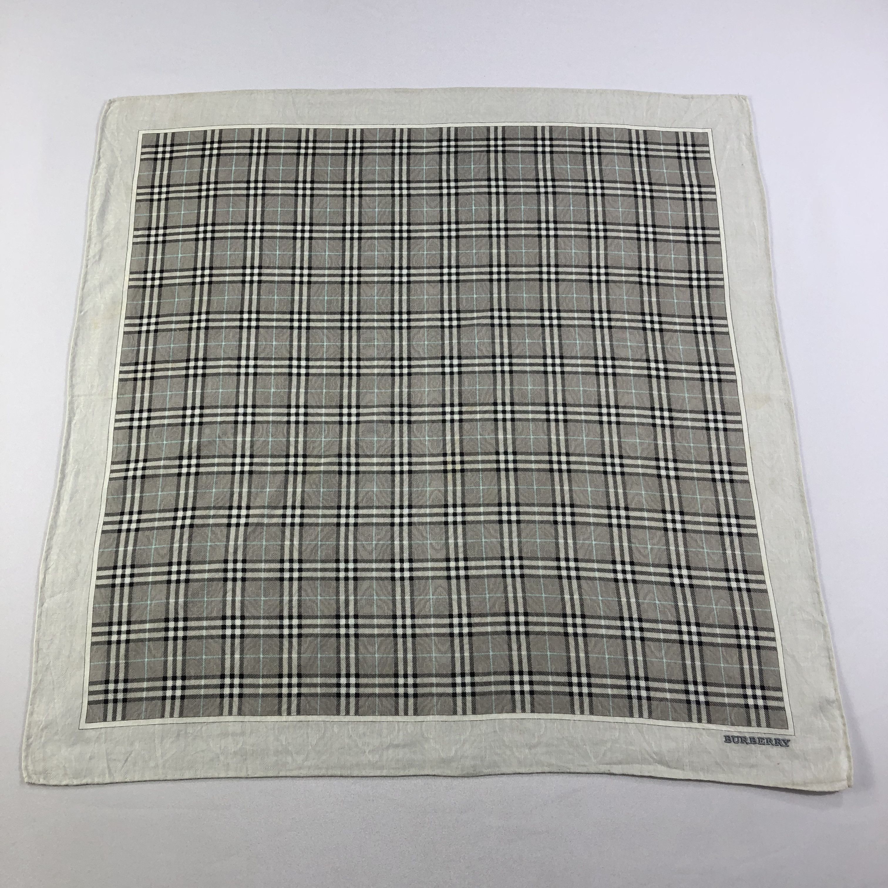 Burberry Burberry Hand Rolled Handkerchief Neckerchief Bandana H1722 Size ONE SIZE - 2 Thumbnail