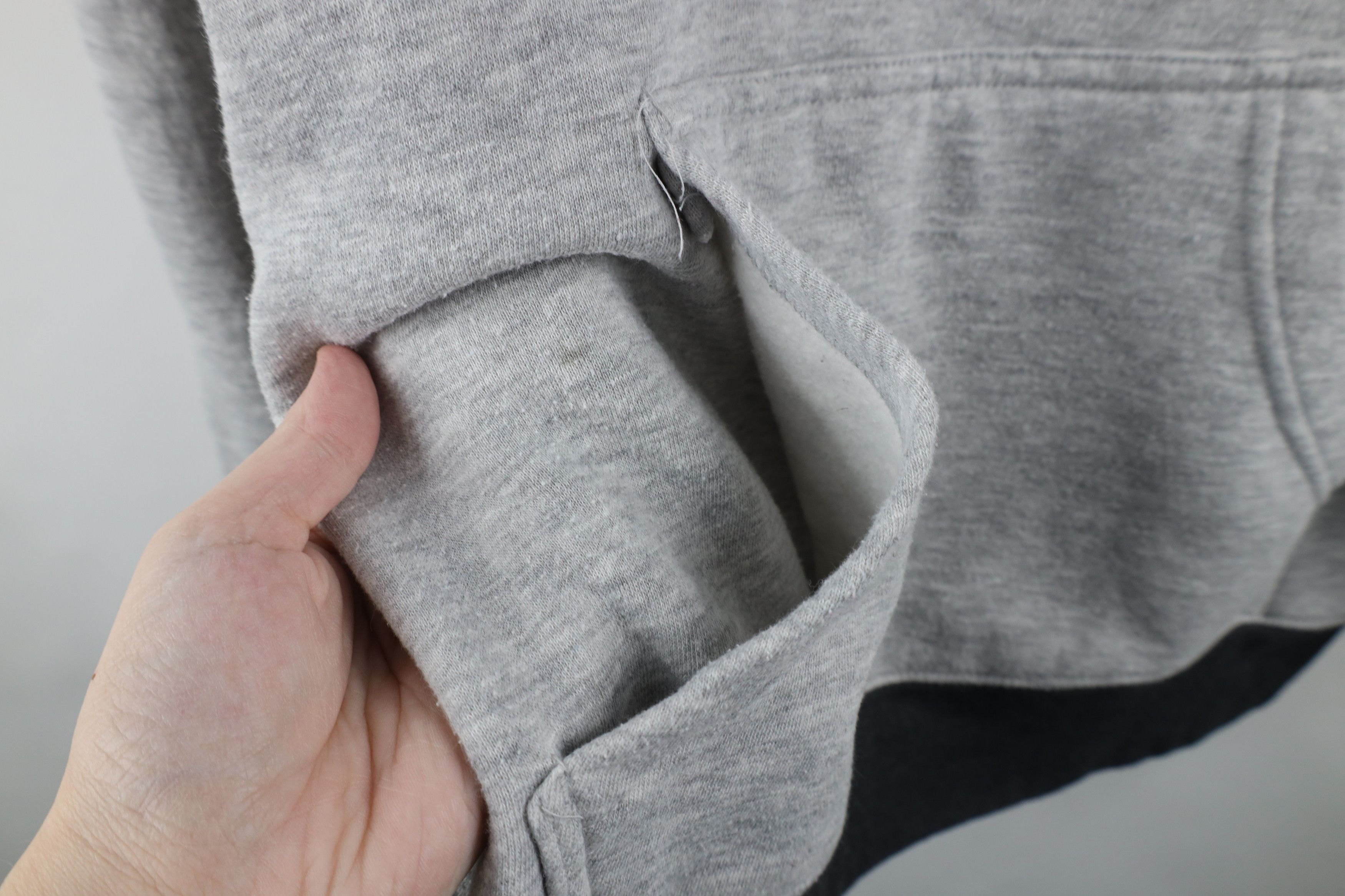 Vintage Vintage Football Helmet Hoodie Sweatshirt Heather Gray Size US XL / EU 56 / 4 - 5 Thumbnail