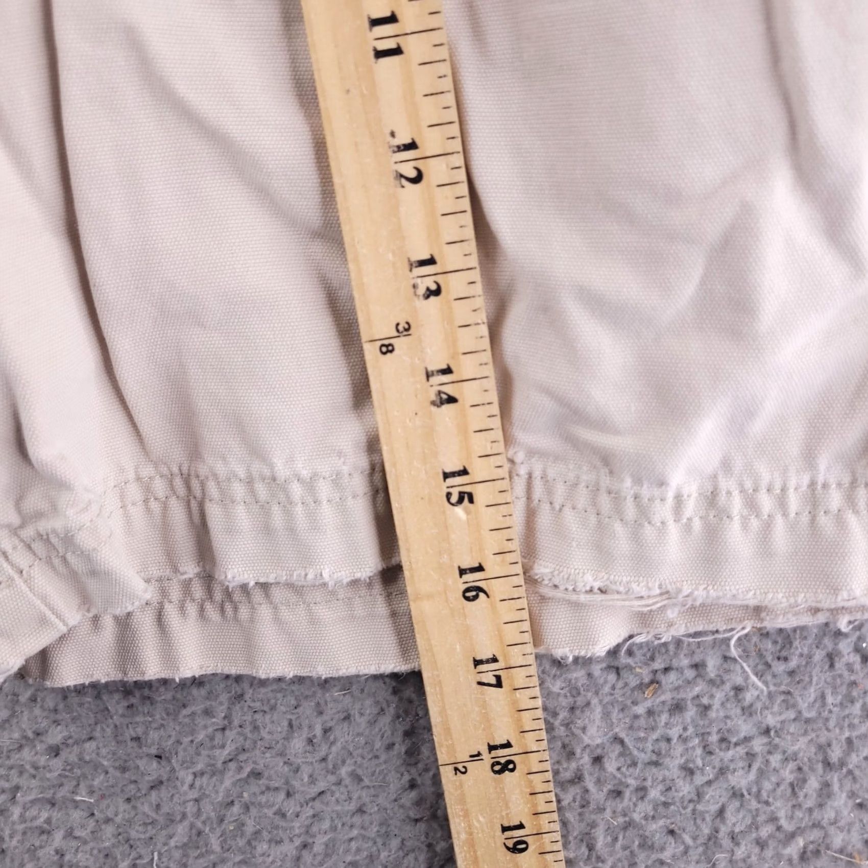 Vintage Columbia Shorts Mens 36 Canvas Beige Tan 8 Inch Distressed Chino Front Flat Front Adult 36 Mens Beige Distressed Canvas Shorts Size US 36 / EU 52 - 3 Thumbnail