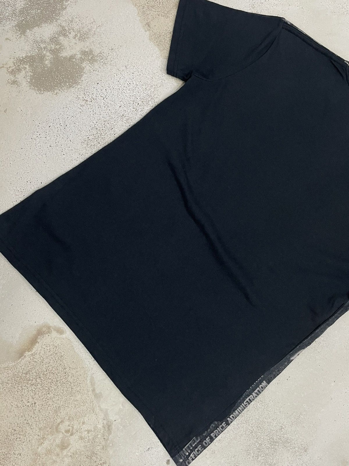 semanticdesign Semanticdesign V Neck Front Art Graphic Ticket Size US M / EU 48-50 / 2 - 15 Thumbnail