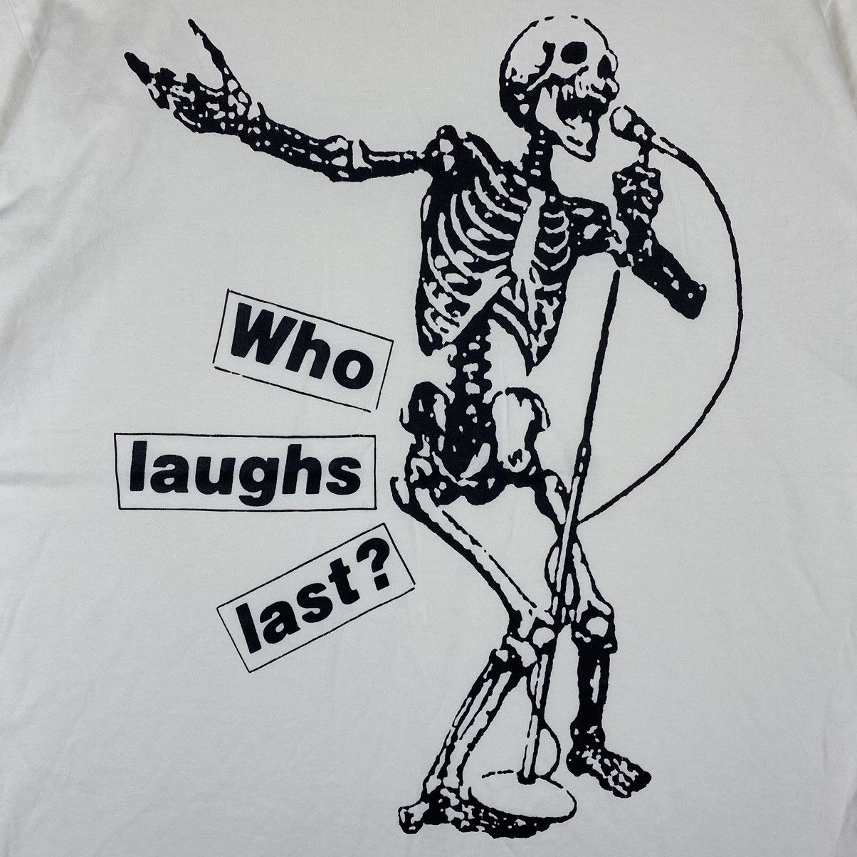 Vintage VINTAGE BARBARA KRUGER WHO LAUGHS LAST TEE RATM BAND Size US XL / EU 56 / 4 - 3 Thumbnail