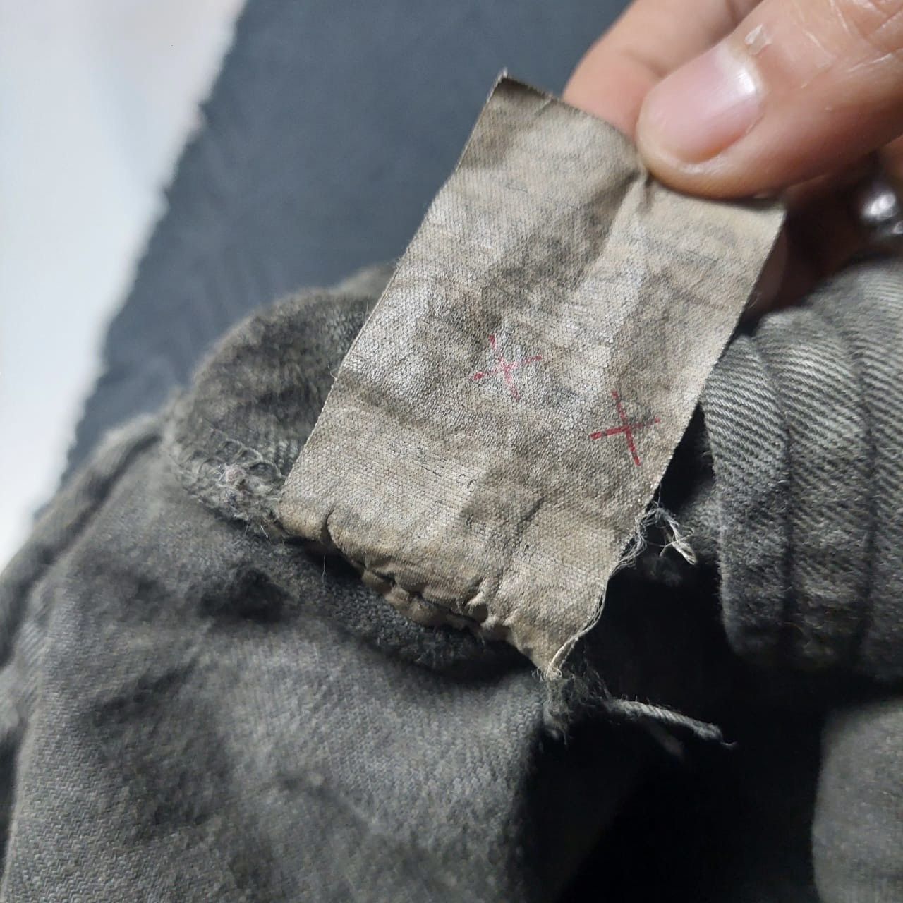 RIPVANWINKLE Ripvanwinkle multi zipper cargo pants Size US 32 / EU 48 - 14 Thumbnail