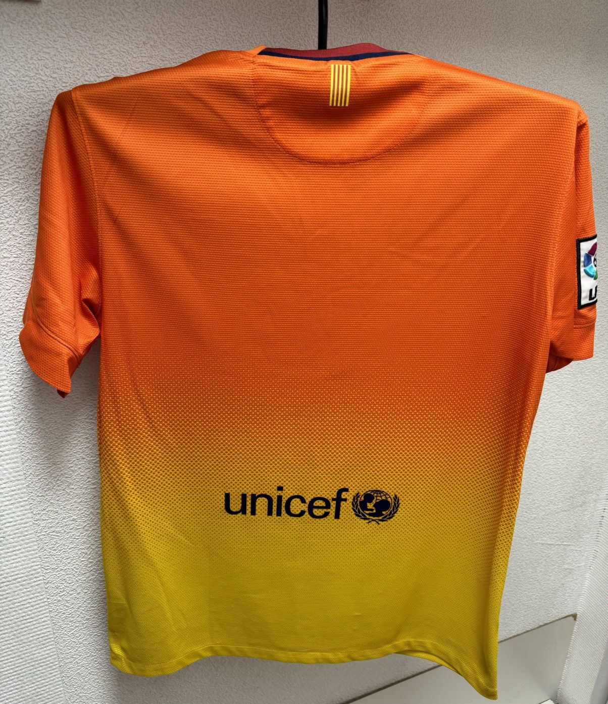 Nike Nike Barcelona soccer jersey M sz apl patch Size US M / EU 48-50 / 2 - 9 Thumbnail