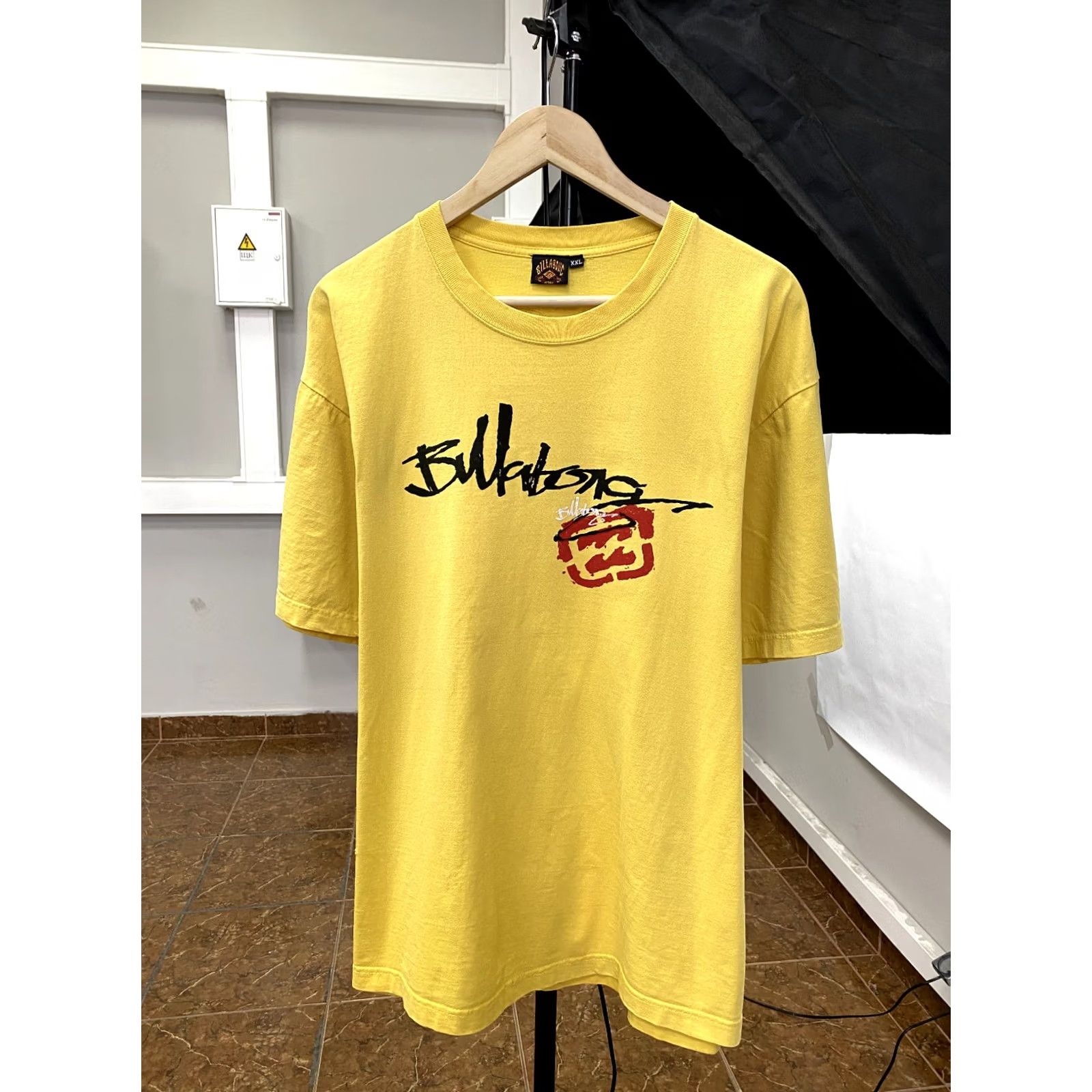 Billabong VINTAGE Billabong Australia Surfboards T-Shirt XL Yellow 80s Mens Shirt Size US XL / EU 56 / 4 - 2 Thumbnail