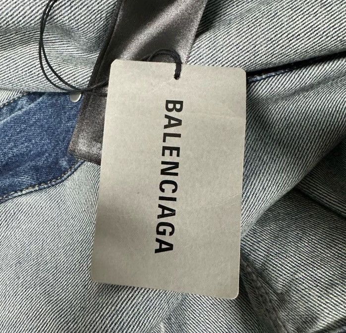 Balenciaga Balenciaga Mastercard washed denim jacket2410-Nextarrow Size US S / EU 44-46 / 1 - 7 Thumbnail