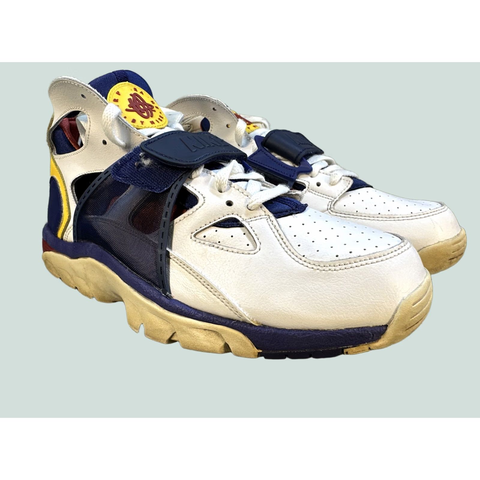 Nike Nike Huarache Trainer Sneaker Retro 2019 OG Size 10.5 White Mens Size US 11 / EU 44 - 1 Thumbnail