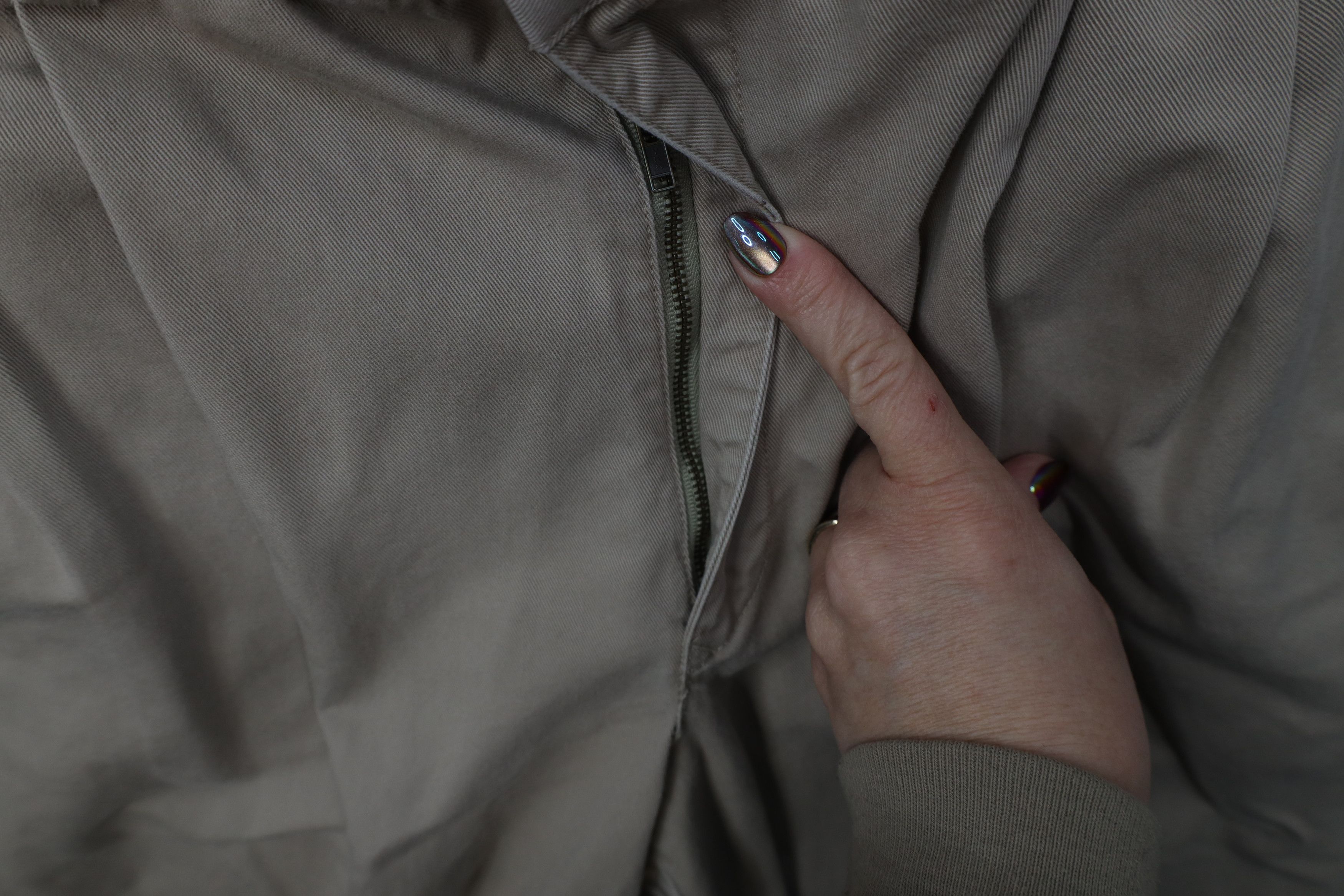 Banana Republic Vintage Y2K 2001 Banana Republic Traveler Chino Pants Beige Size US 32 / EU 48 - 6 Thumbnail