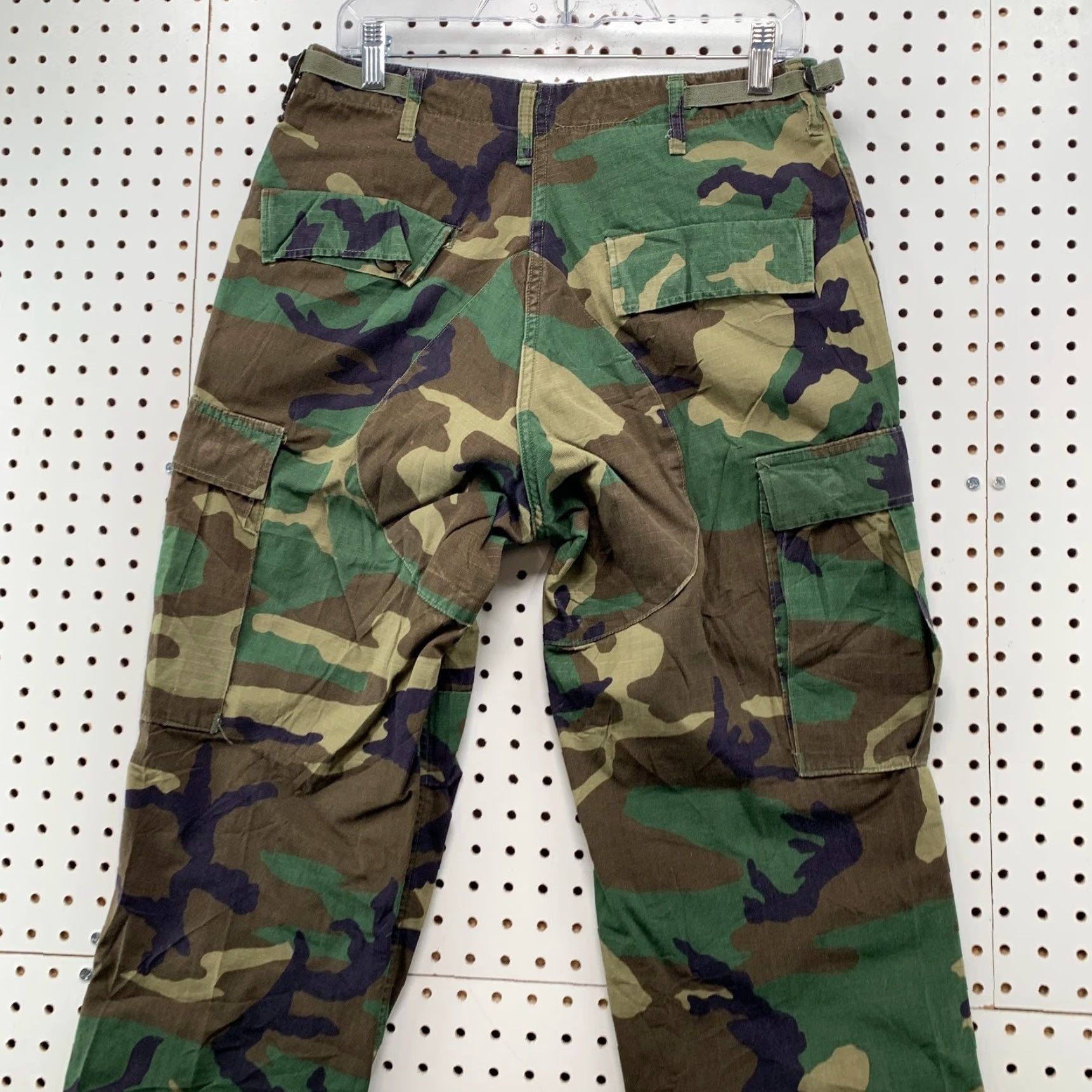 Vintage VINTAGE US Army Camo Cargo Pants Mens Small Green Camouflage Military 31x29 Size US 29 - 6 Thumbnail