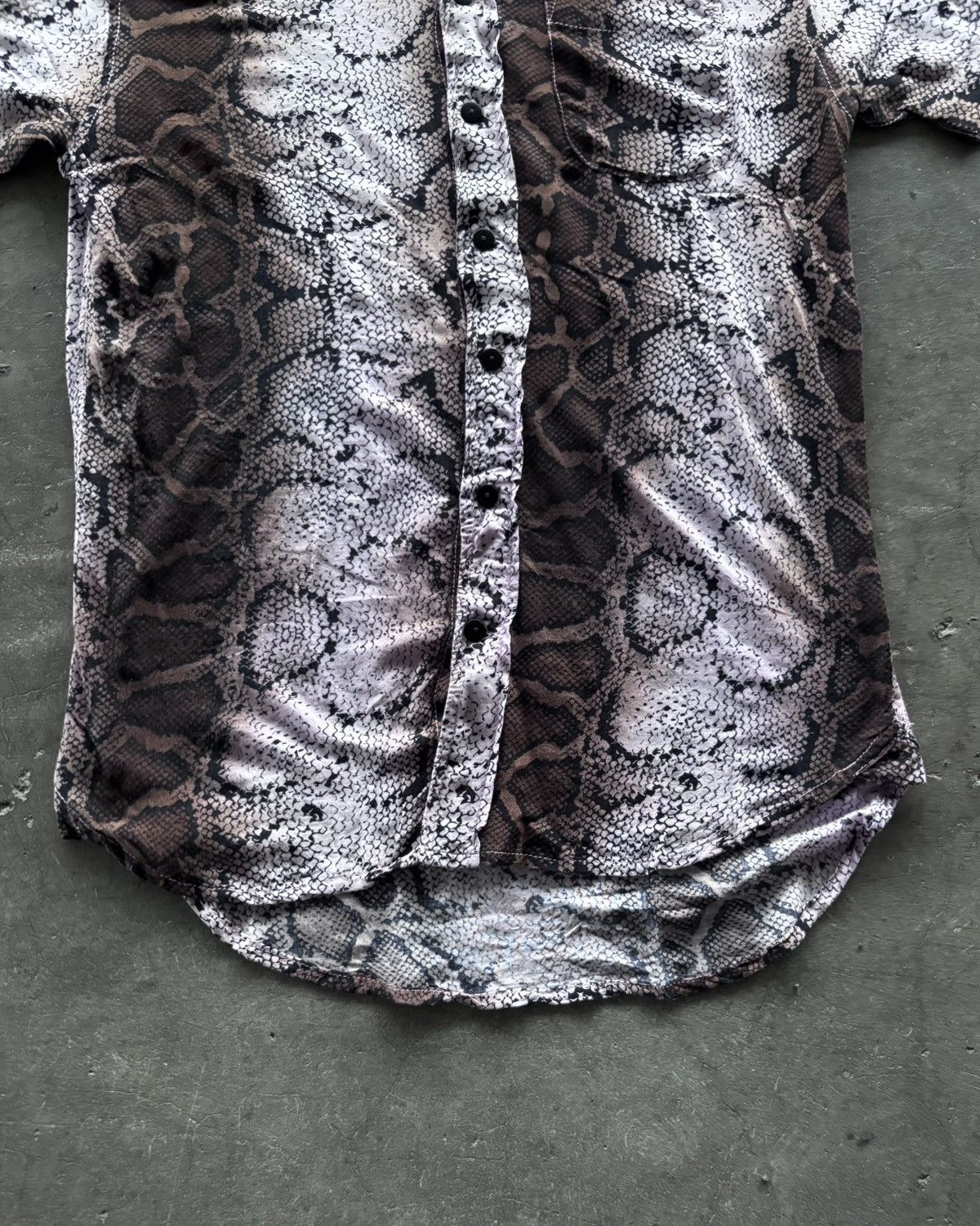 14th Addiction × If Six Was Nine × Japanese Brand 14th Addiction Ifsixwasnine Lgb Style Snake Skin Button Up Size US M / EU 48-50 / 2 - 2 Thumbnail
