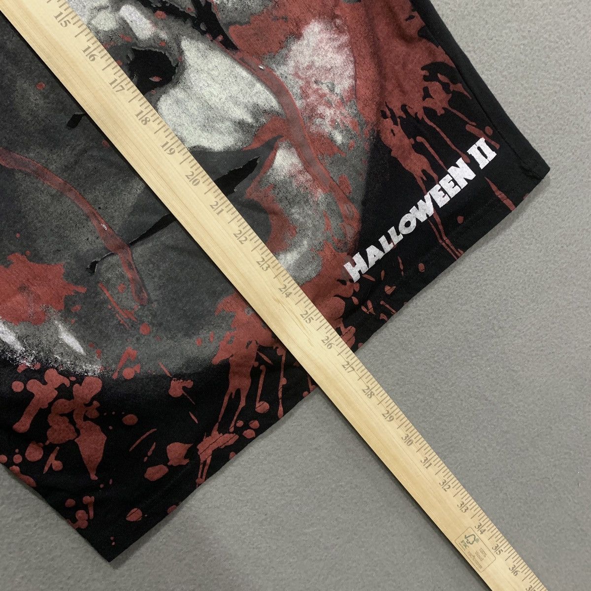 Universal Studios Halloween 2 Michael Myers Graphic Tee Size Small Black Size US S / EU 44-46 / 1 - 13 Thumbnail