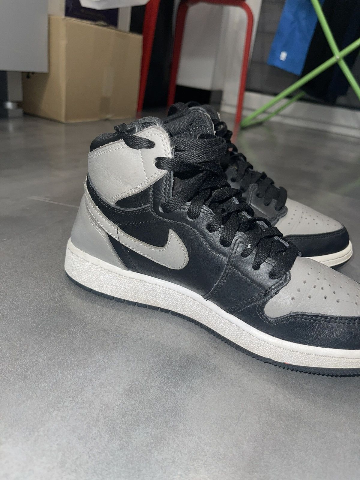 Nike 6Y SS18 Nike Jordan 1 Retro High Shadows (GS) Sneakers Size US 8 / IT 38 - 11 Thumbnail