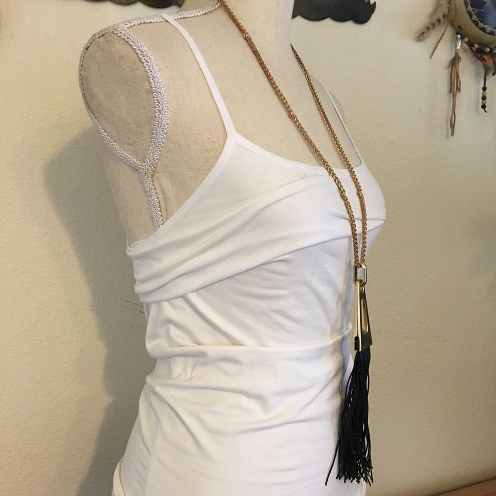 Jewelry Chunky gold tone chain with tassel pendant Size ONE SIZE - 2 Thumbnail