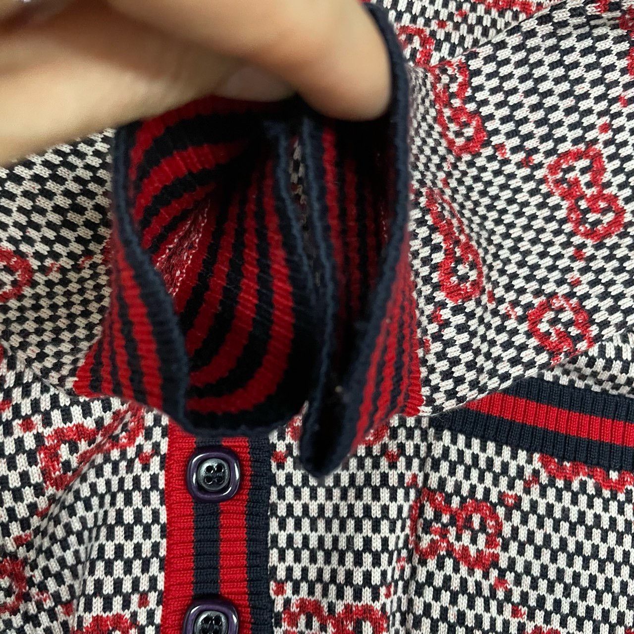 Gucci Gucci Red small fragrance style full print cardigan sweater Size US XS / EU 42 / 0 - 5 Thumbnail