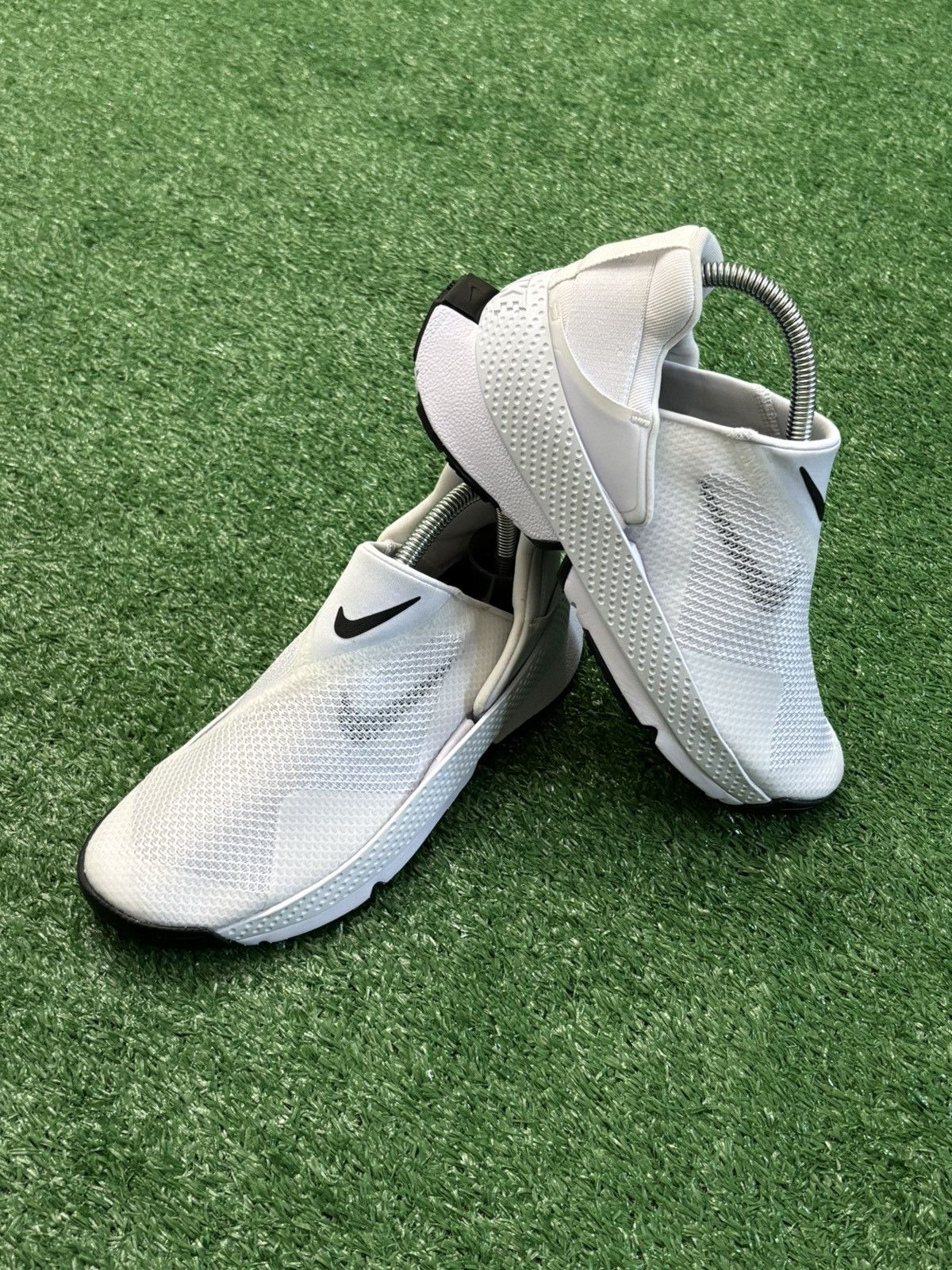 Nike Nike Womens Go FlyEase Size US 7 / IT 37 - 1 Thumbnail