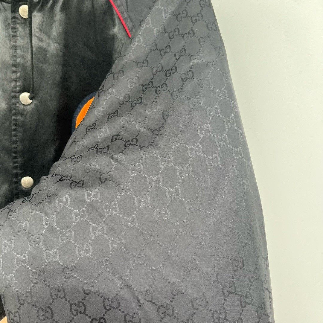 Gucci Gucci badge full-print hooded jacket Size US S / EU 44-46 / 1 - 4 Thumbnail