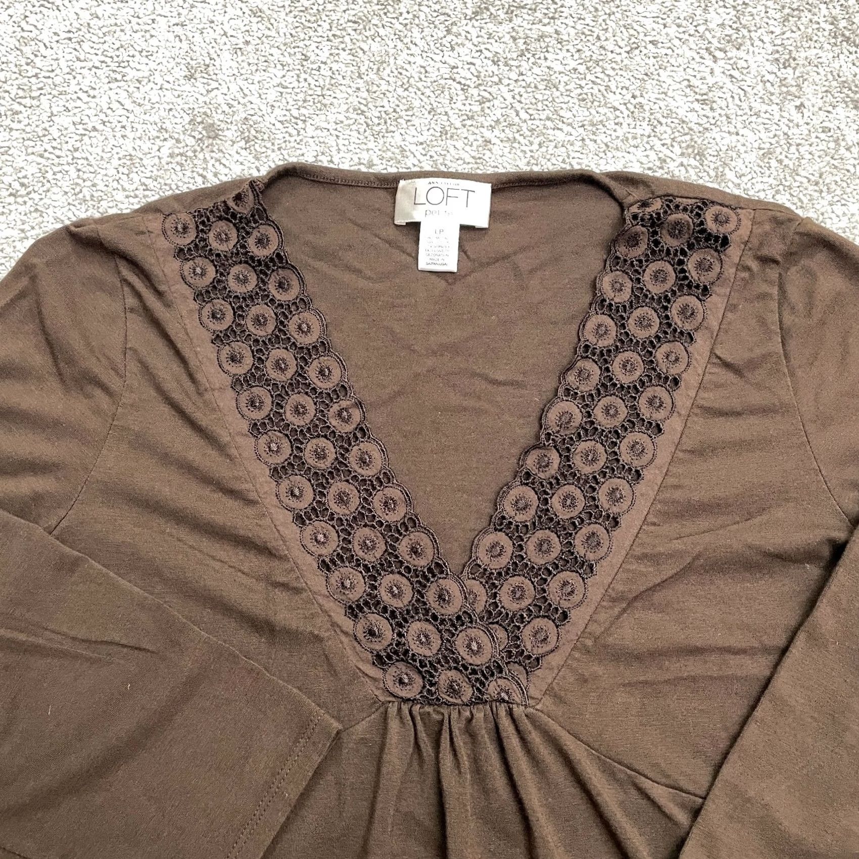 Loft Loft Ann Taylor Blouse Womens LP Brown Embroidered Pleated Tuni Casual Petite Size L / US 10 / IT 46 - 3 Thumbnail