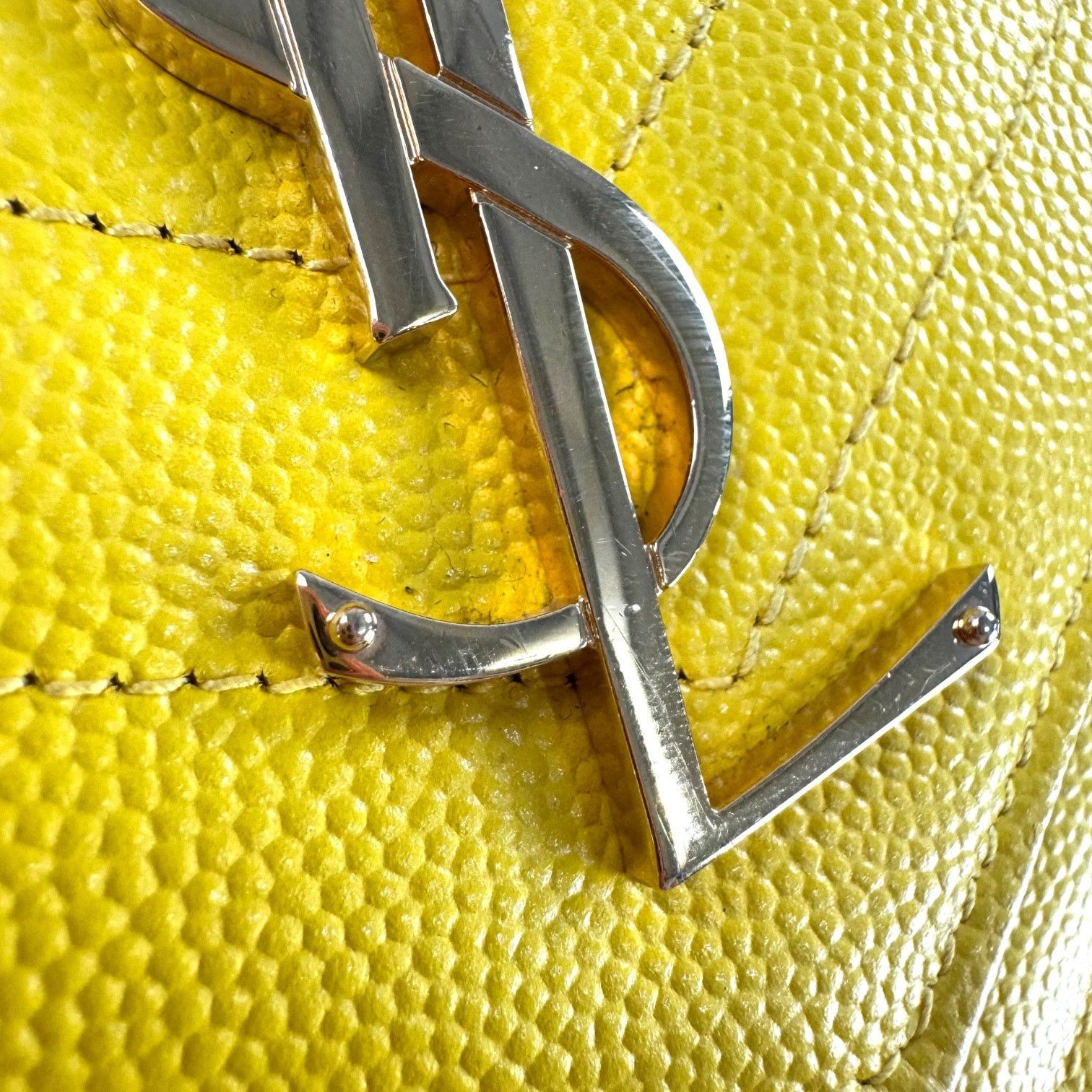 Yves Saint Laurent Saint Laurent Cassandre Envelope Wallet-On-Chain Bag Size ONE SIZE - 17 Thumbnail