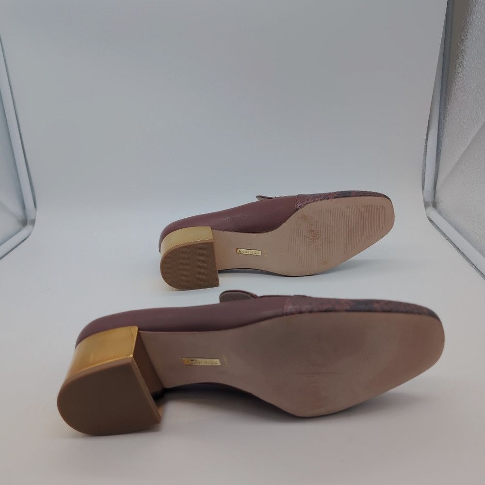 Designer Louise Et Cie Sz 10 Burgundy Snake Toe Loafers with Gold He Size US 10 / IT 40 - 8 Thumbnail