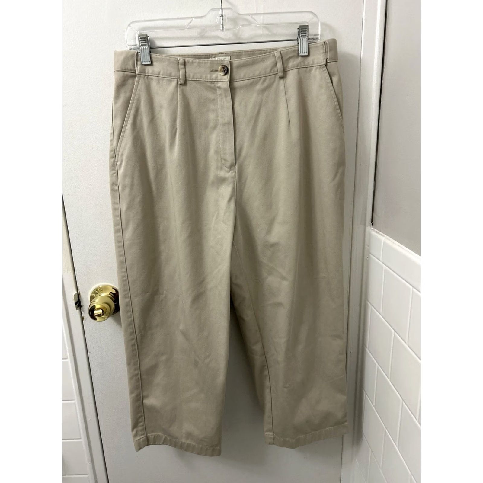 Vintage LL Bean Cropped Pants Womens 32x21 Beige Twill Zip Button Pockets Lightweight Easy Care Casual Workwear Rounded Inseam 21in Regular Mens? Size 24" / US 00 / IT 34 - 2 Thumbnail