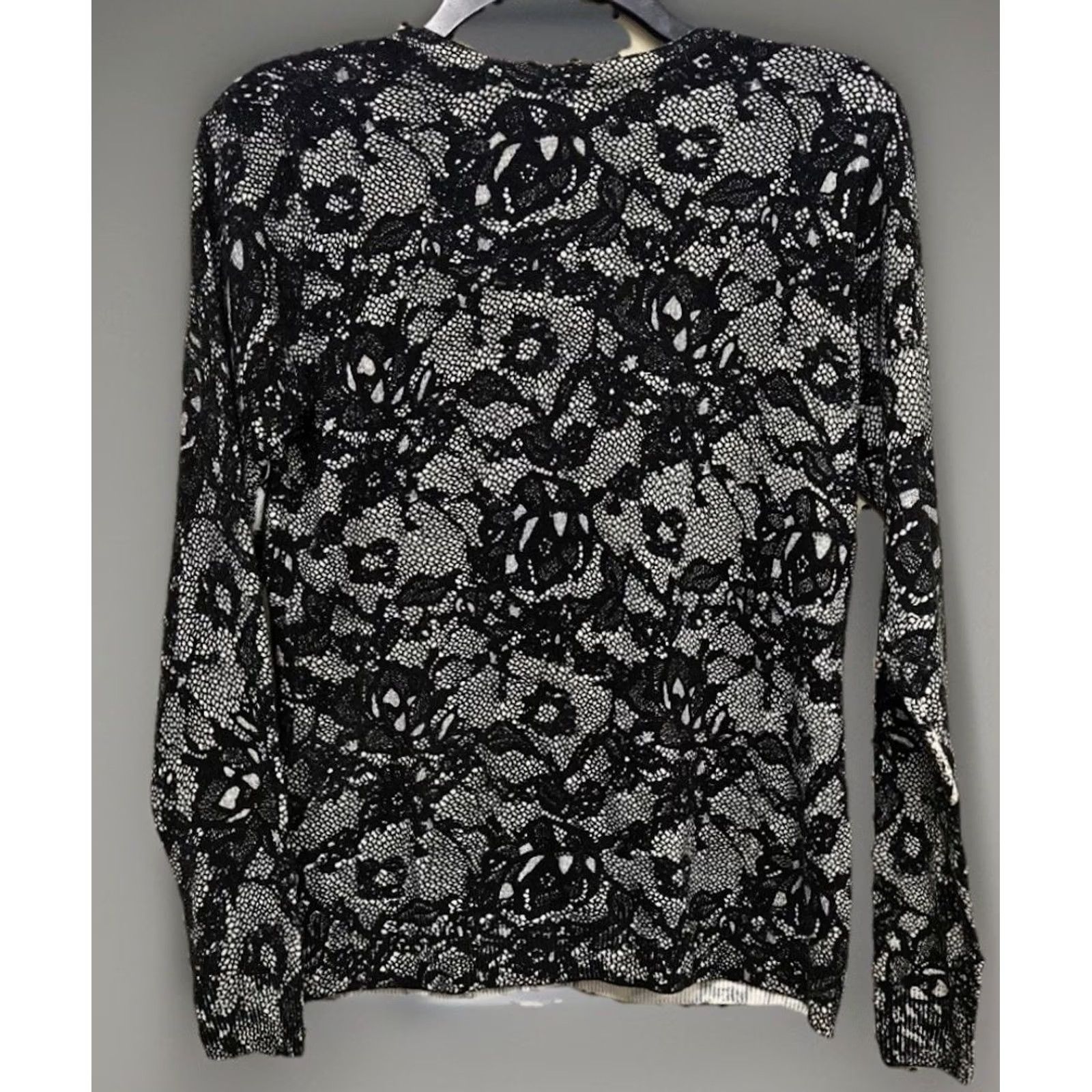 Vintage Cato Black Floral Lace Button Front Cardigan Scoop Neck Lightweight Knit Women S Small Pullover NWT Size S / US 4 / IT 40 - 4 Thumbnail
