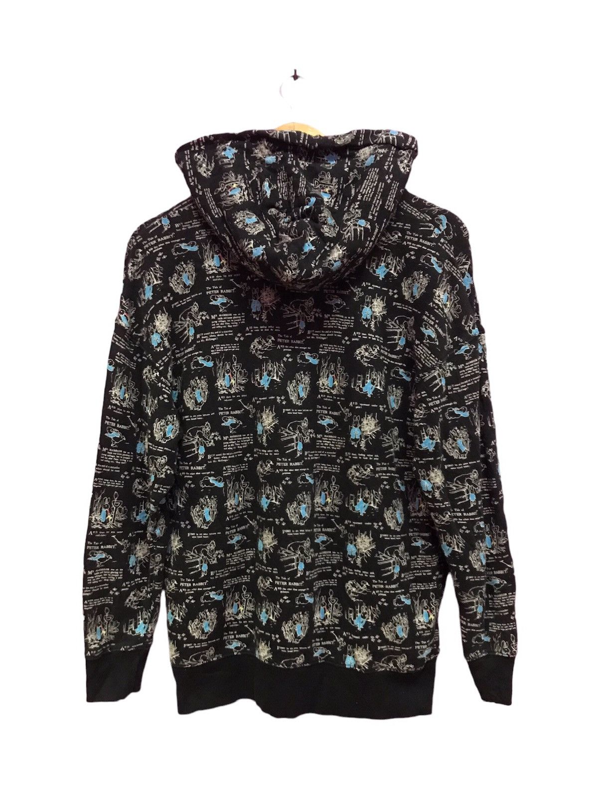 Uniqlo Peter Rabbit x Uniqlo Hoodies Size L Size US L / EU 52-54 / 3 - 2 Thumbnail