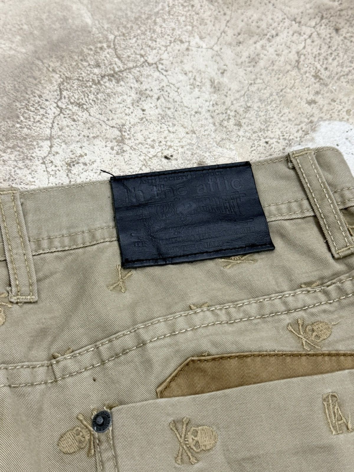 In The Attic In The Attic Embroidery Skull Design Japanese Short Pants Size US 31 - 12 Thumbnail
