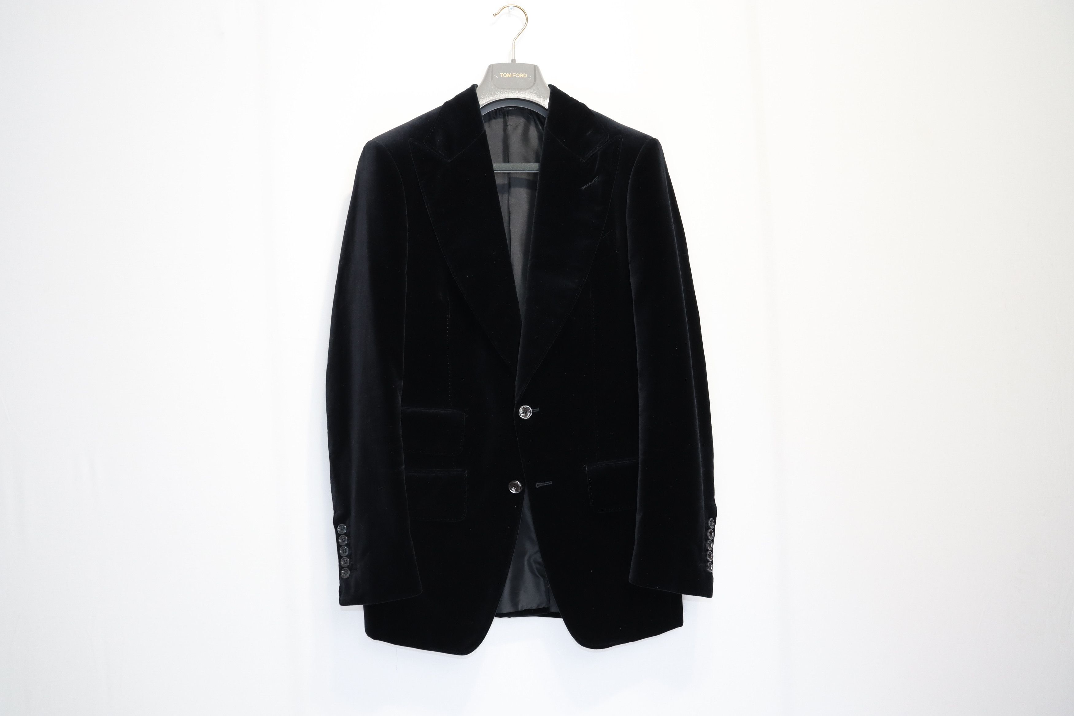 image of Tom Ford O1Rshd1 Atticus Velvet Suit In Black, Men's (Size Small)