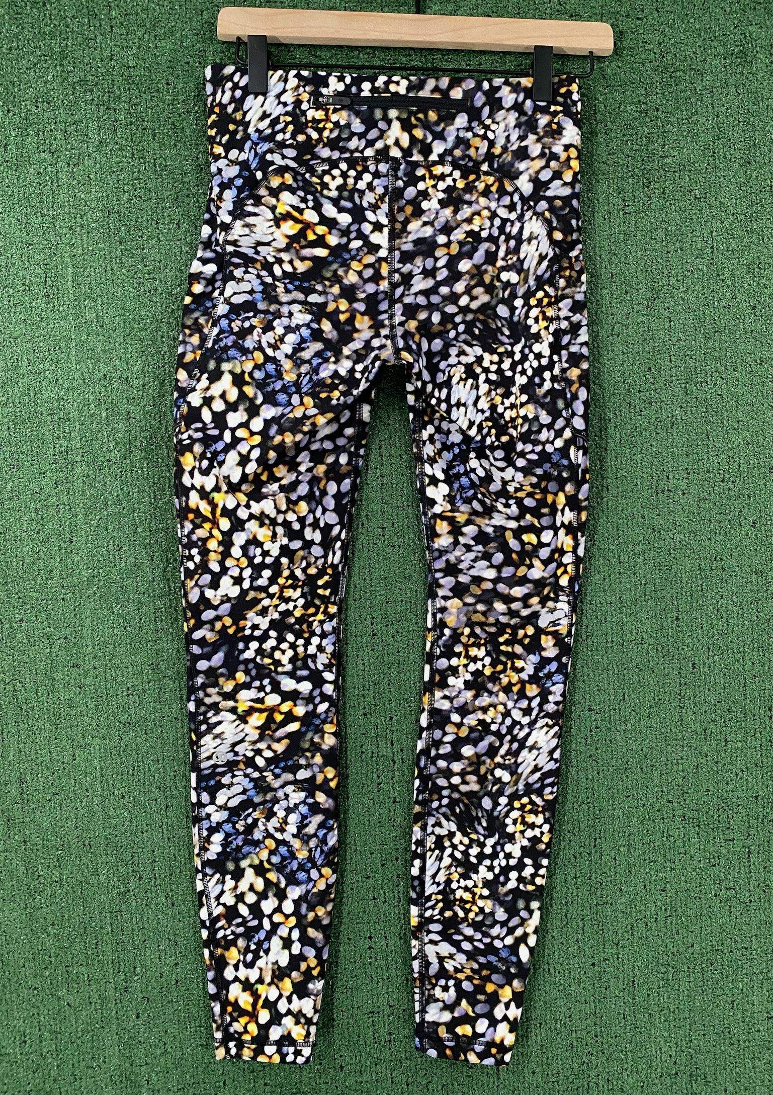 Lululemon Lululemon Speed Up Metropolis Glow Luxtreme Leggings Sz 6 Size 27" / US 4 / IT 40 - 5 Thumbnail