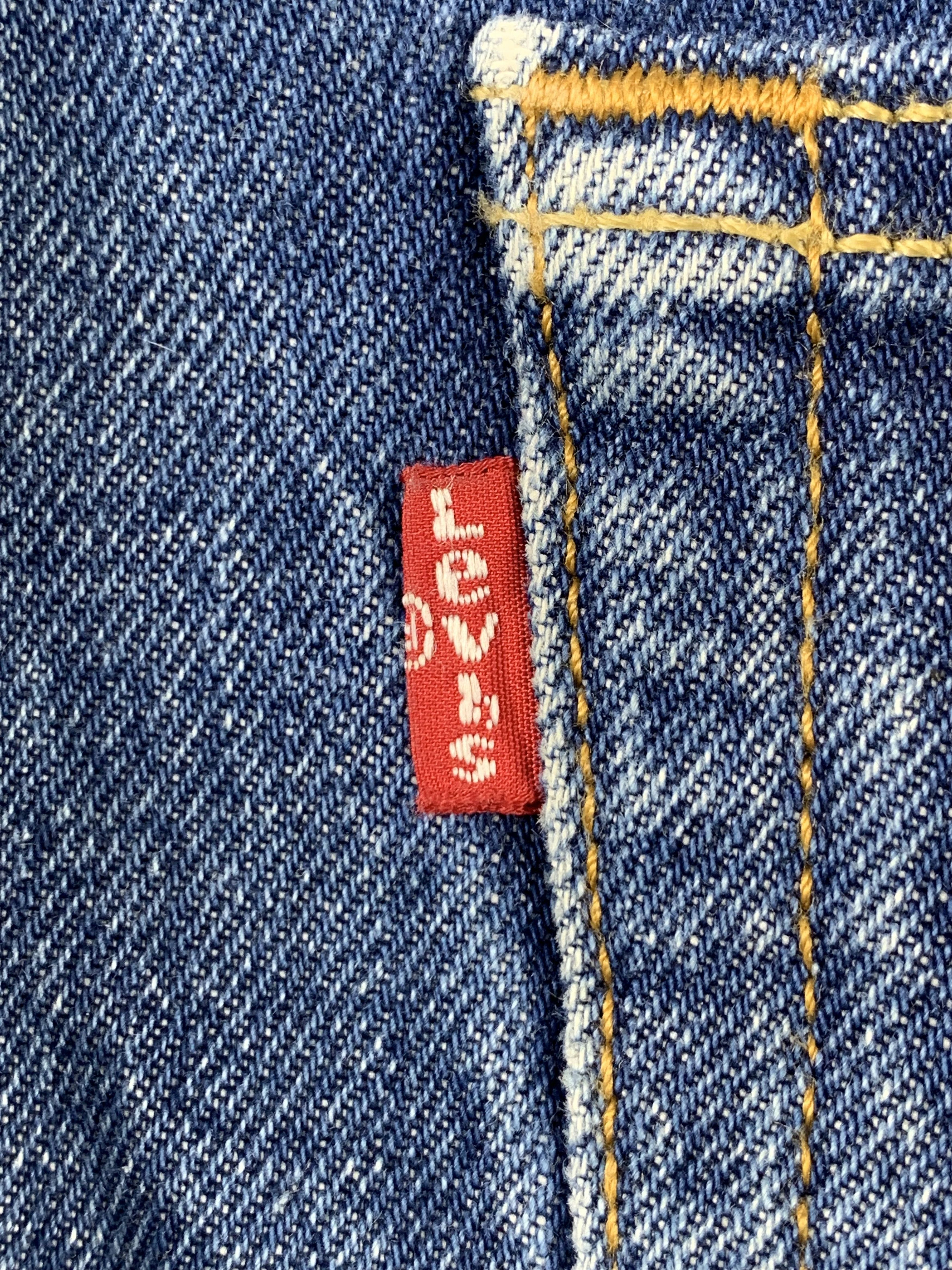 Levi's Vintage Levis 501 Faded Blue Jeans DP1974 Size US 39 - 14 Thumbnail