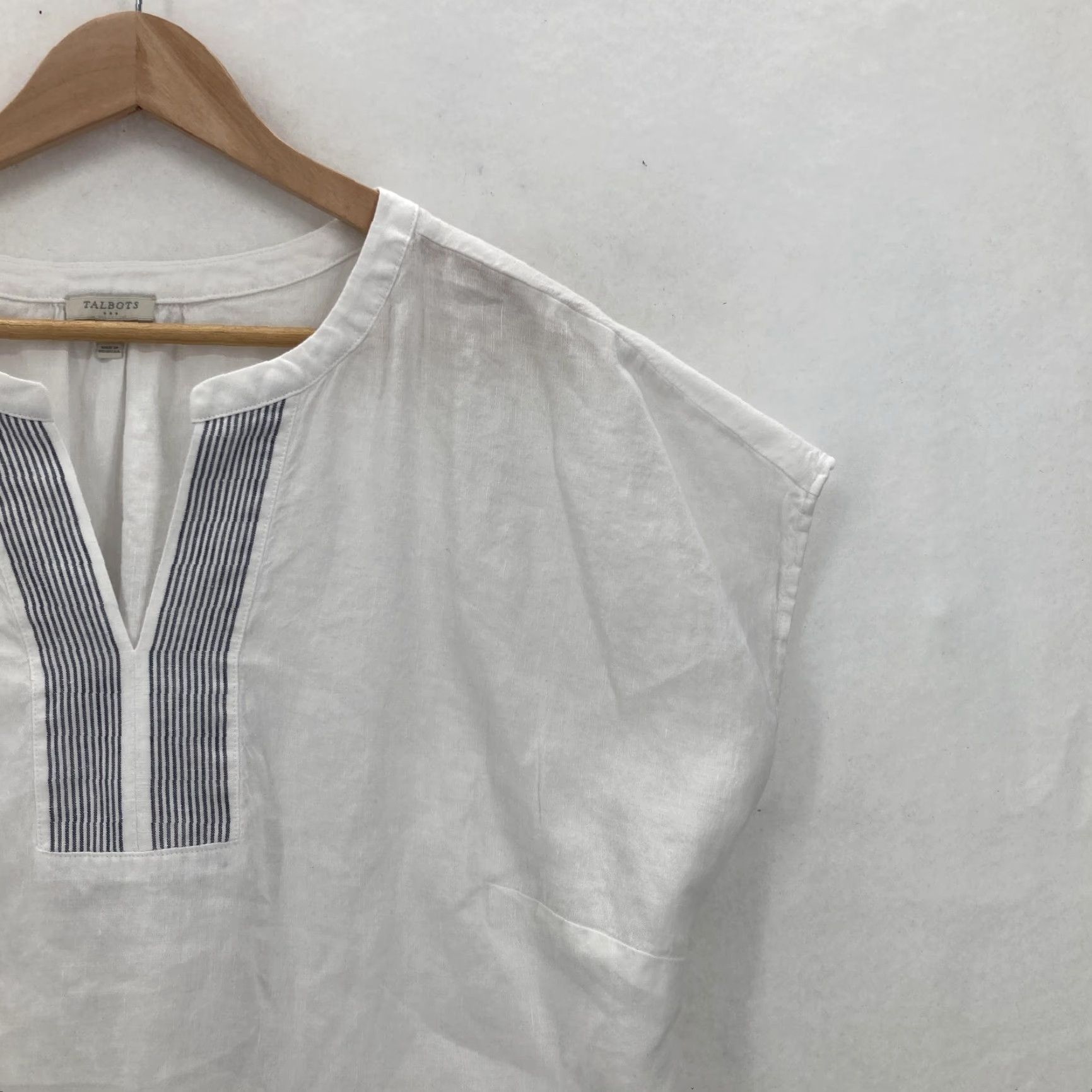 Talbots VINTAGE Talbots Shirt Womens XL White Blue Linen Split Neck Tunic Cap Sleeve Striped Hem Size XL / US 12-14 / IT 48-50 - 2 Thumbnail